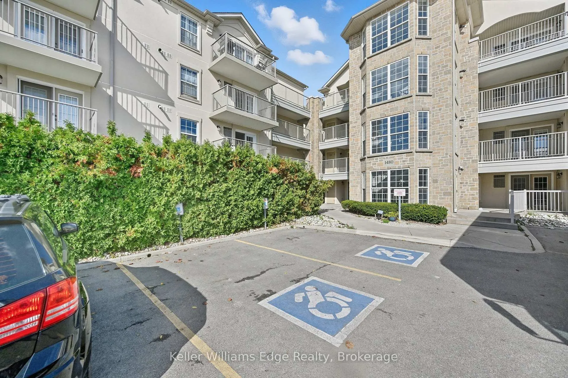 Photo 3 of Unit 315, 1480 Bishops Gate, Oakville, Glen Abbey — HOMEH