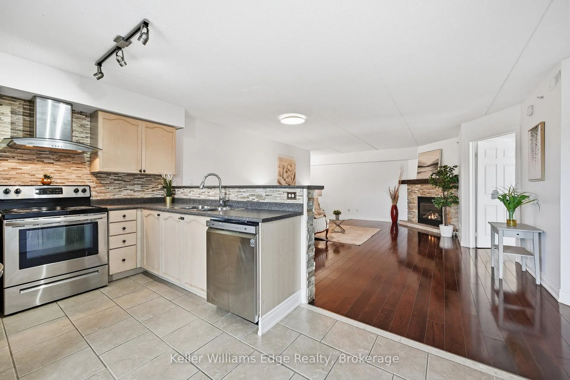 Photo 21 of Unit 315, 1480 Bishops Gate, Oakville, Glen Abbey — HOMEH