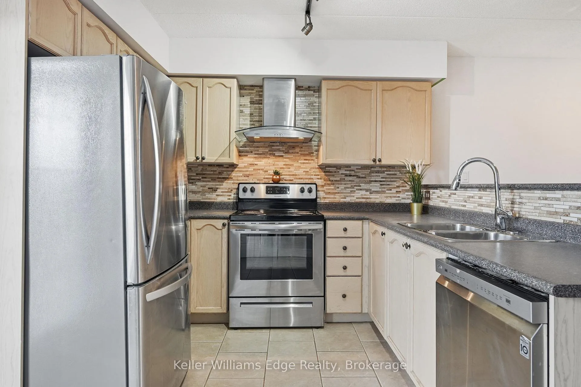 Photo 23 of Unit 315, 1480 Bishops Gate, Oakville, Glen Abbey — HOMEH