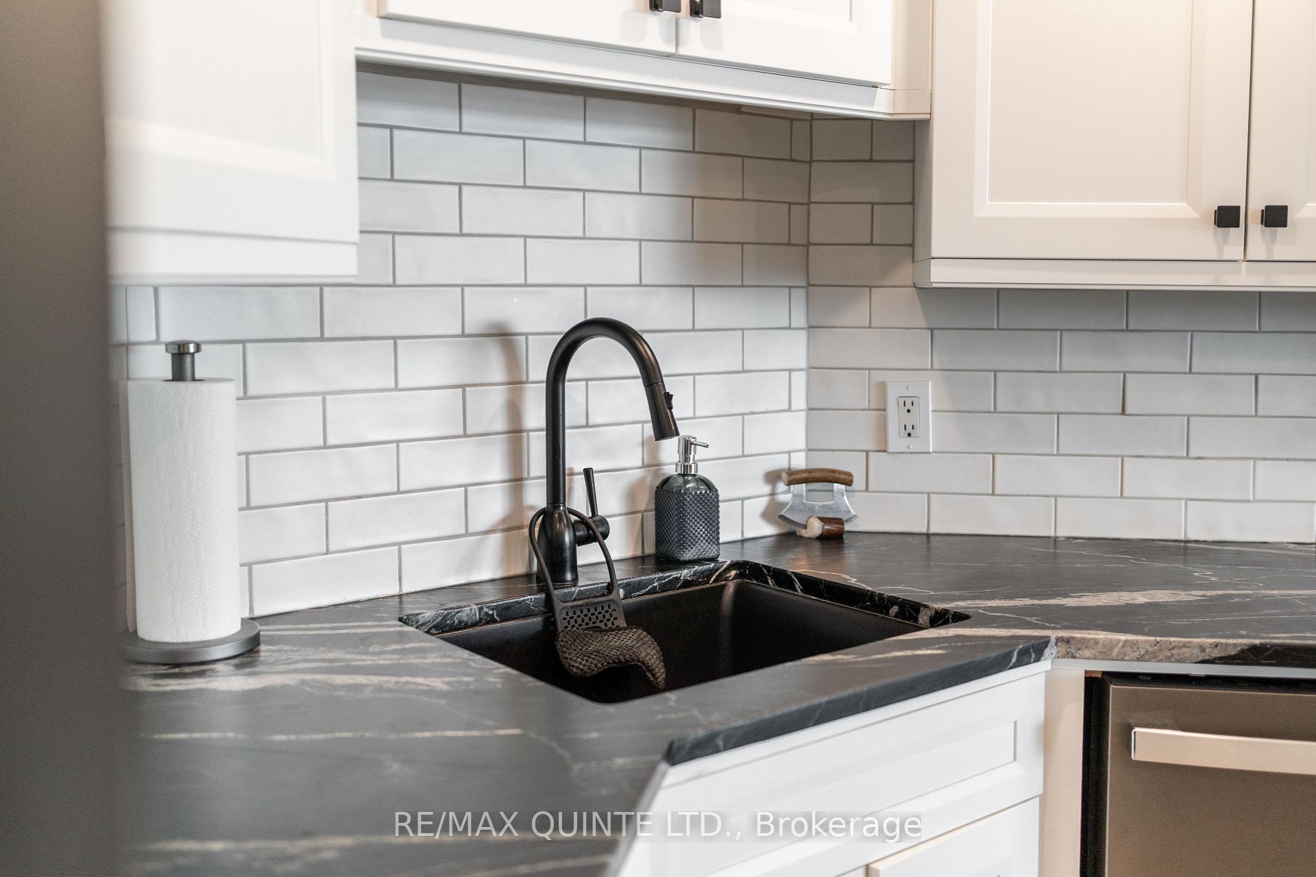 Photo 14 of Unit 1004, 2 South Front Street S, Belleville, Belleville Ward — HOMEH