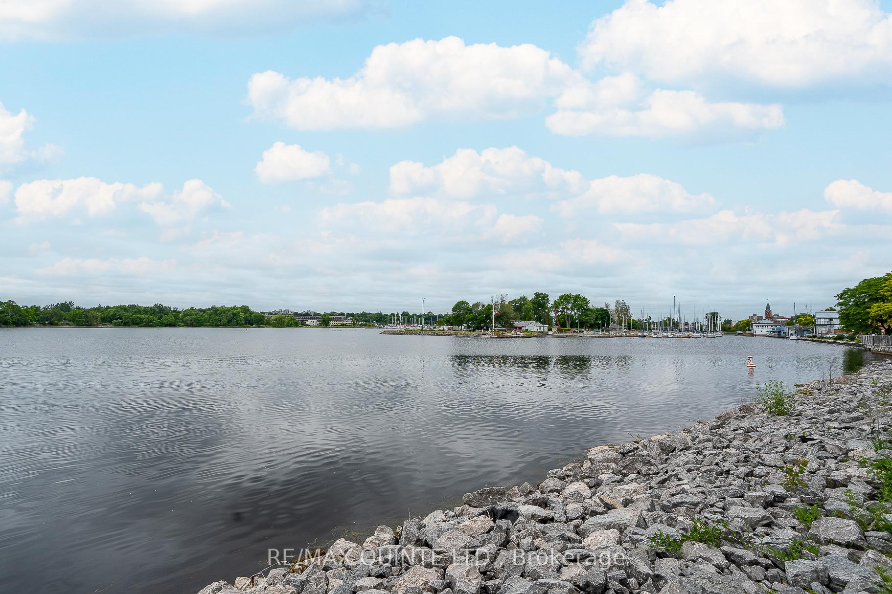 Photo 37 of Unit 1004, 2 South Front Street S, Belleville, Belleville Ward — HOMEH