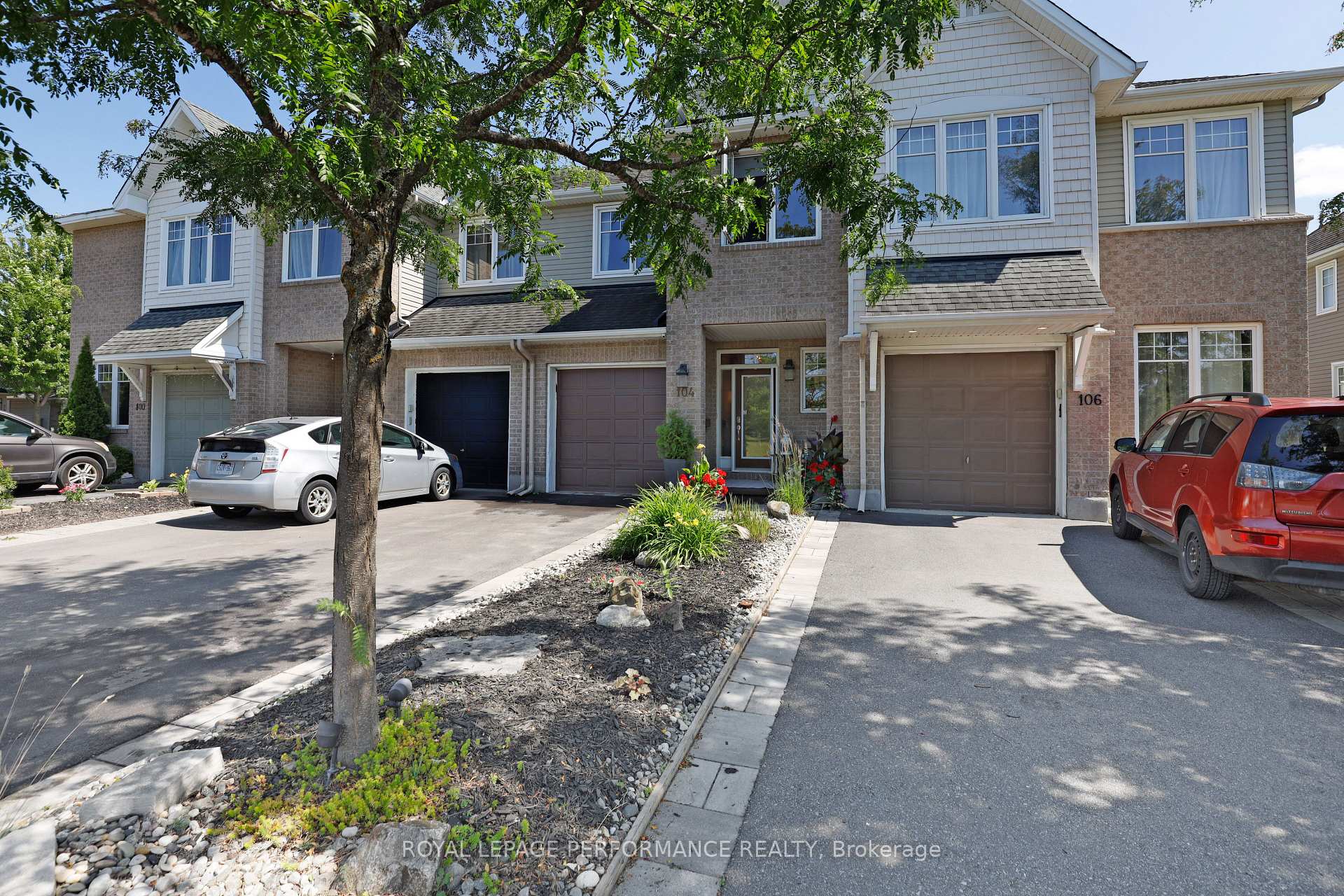 Front of 104 Hillman Marsh Way
