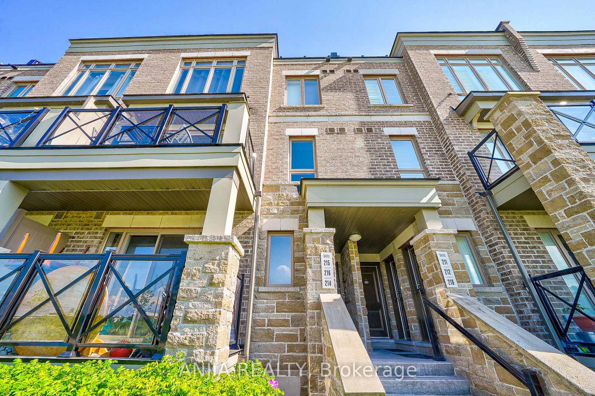 Photo 2 of Unit 216, 10 Dunsheath Way, Markham, Cornell — HOMEH