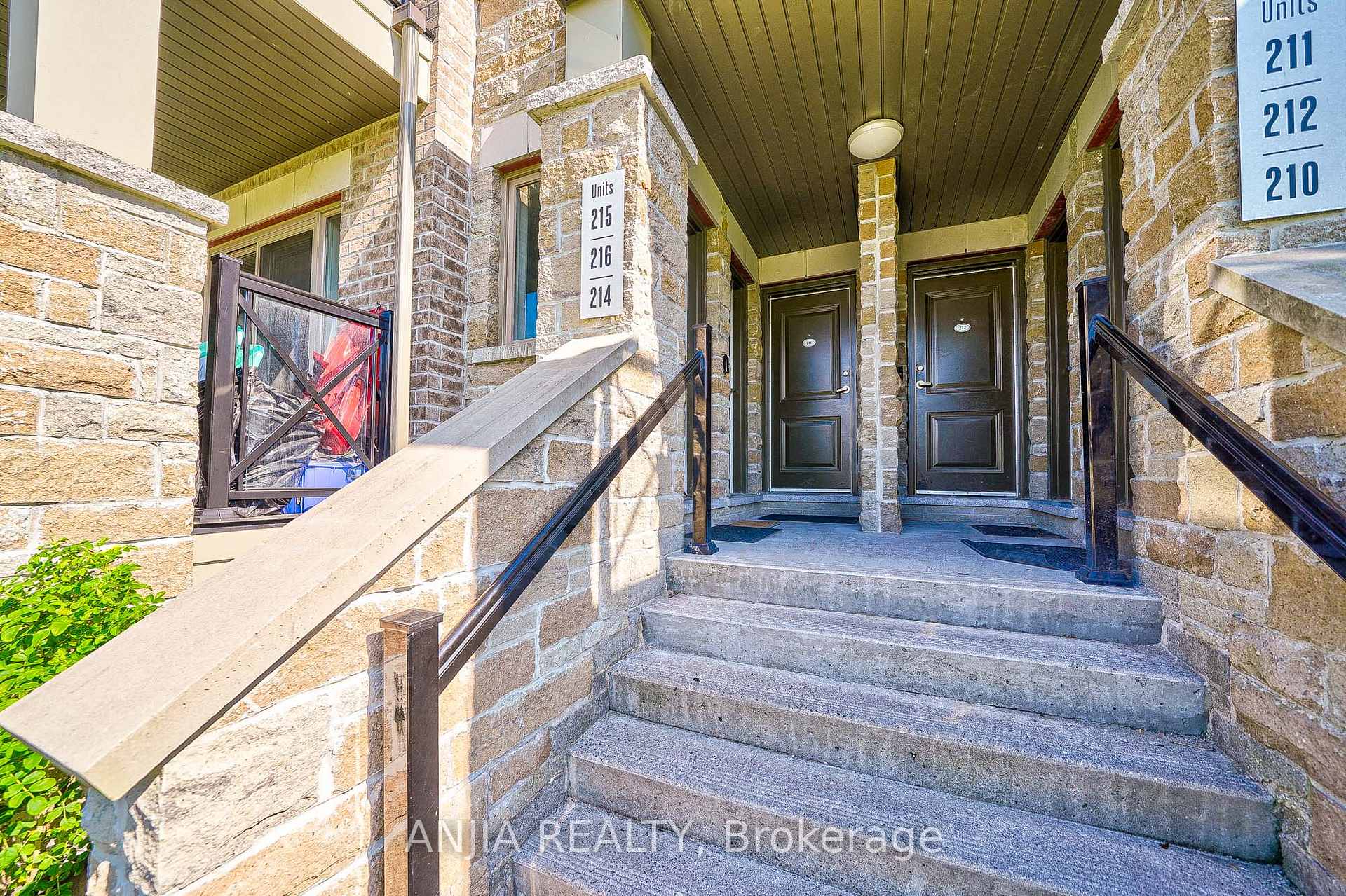 Photo 3 of Unit 216, 10 Dunsheath Way, Markham, Cornell — HOMEH