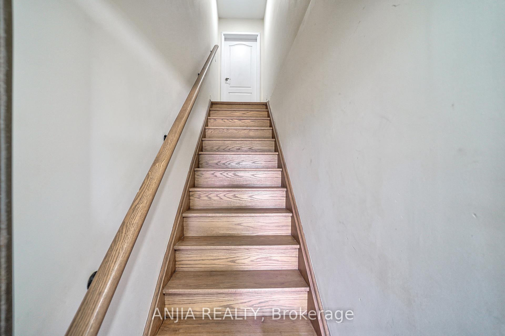 Photo 4 of Unit 216, 10 Dunsheath Way, Markham, Cornell — HOMEH