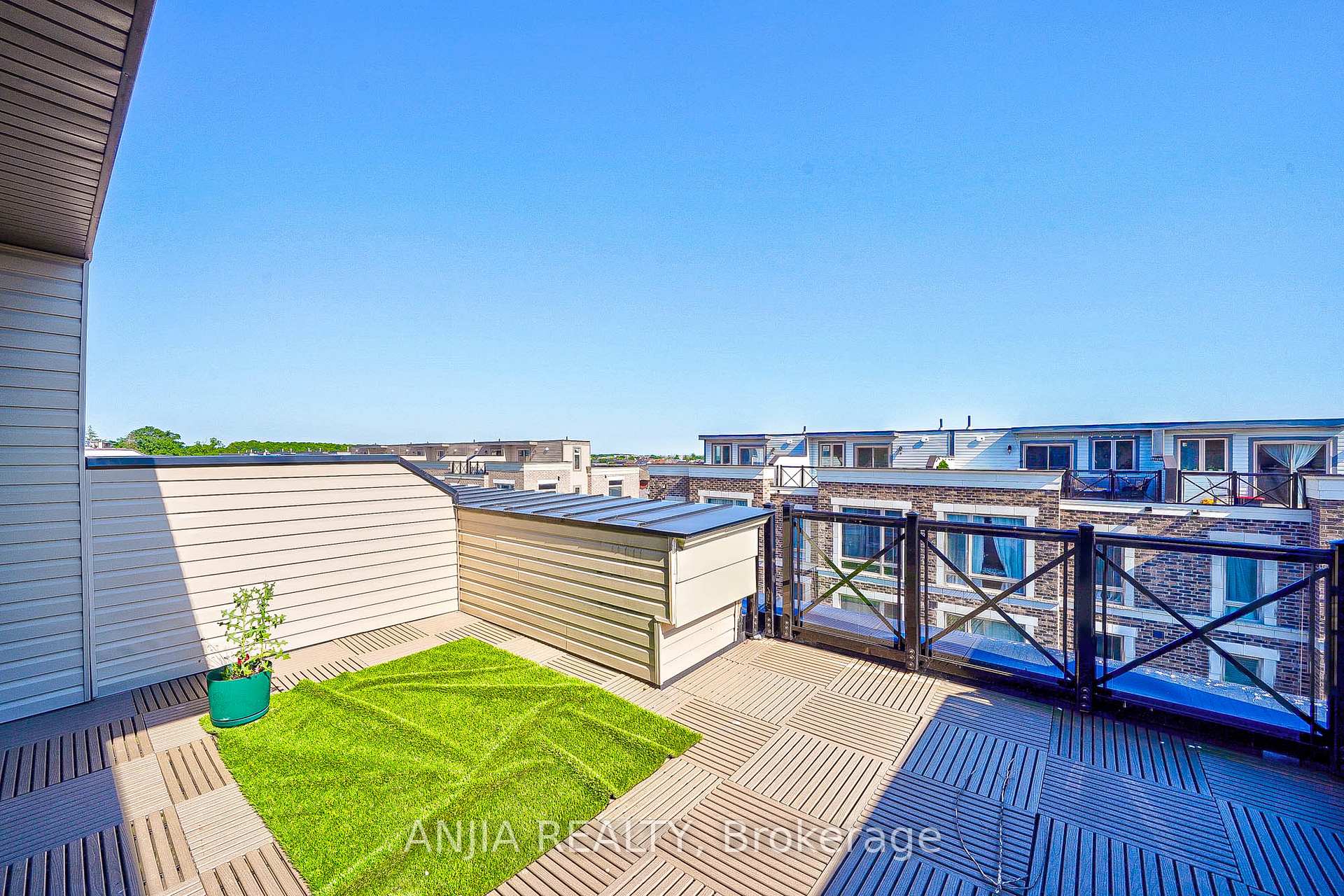 Photo 34 of Unit 216, 10 Dunsheath Way, Markham, Cornell — HOMEH