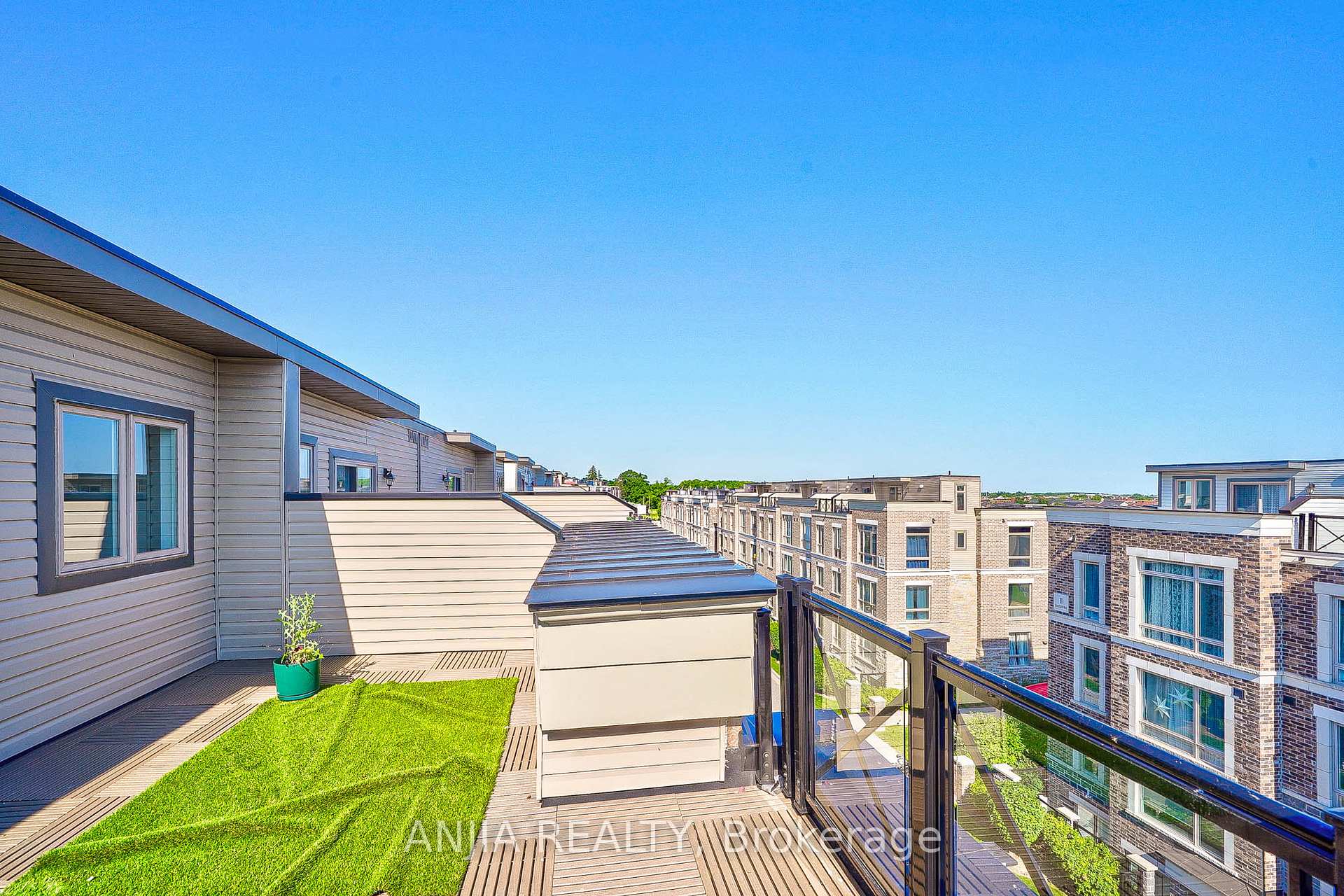 Photo 35 of Unit 216, 10 Dunsheath Way, Markham, Cornell — HOMEH