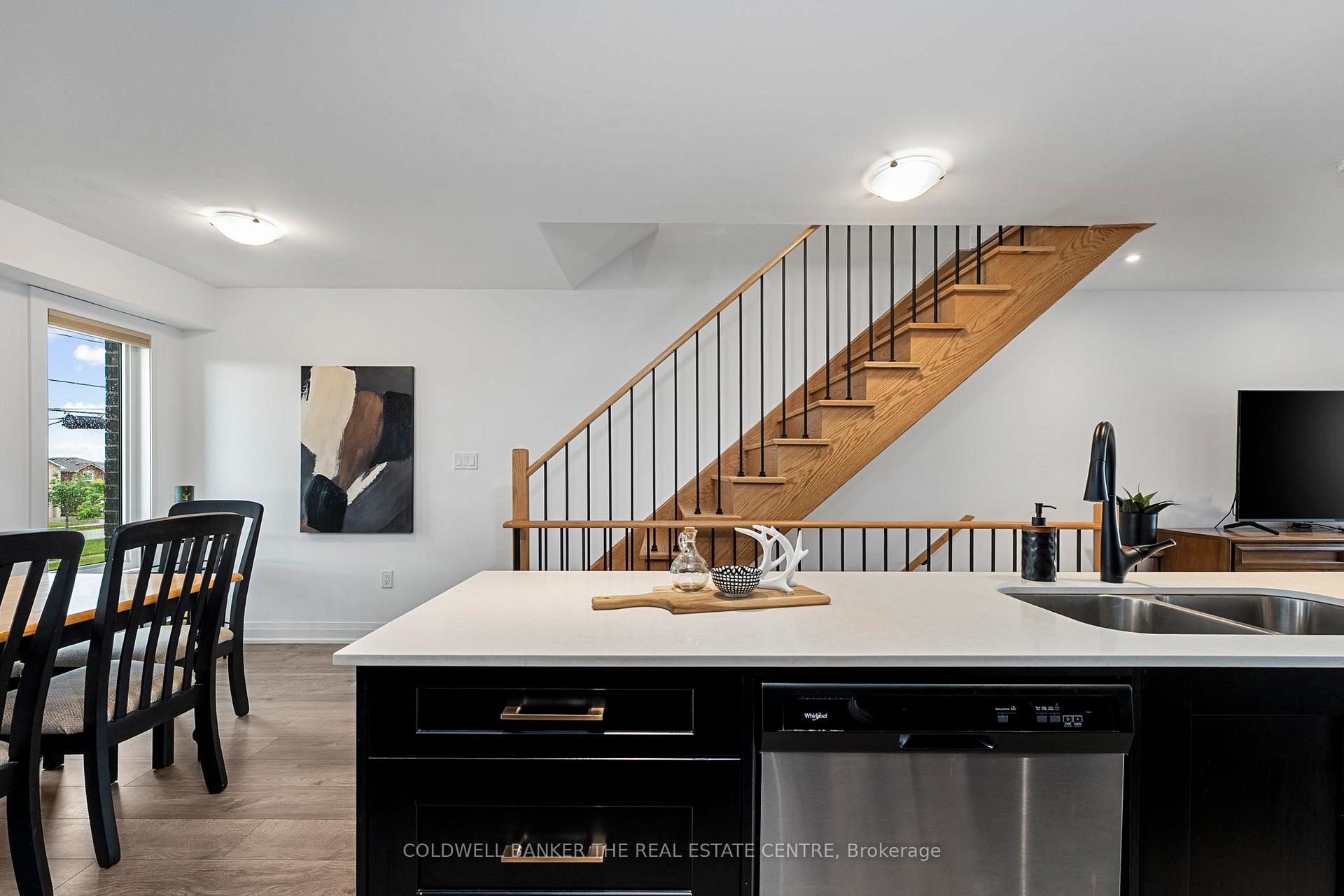 Photo 1 of 121 Fairlane Avenue, Barrie, Painswick South — HOMEH