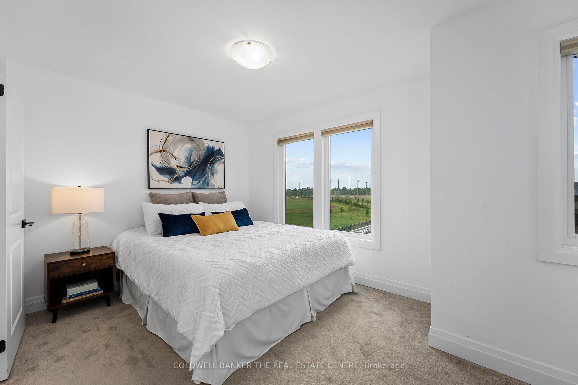 Photo 9 of 121 Fairlane Avenue, Barrie, Painswick South — HOMEH