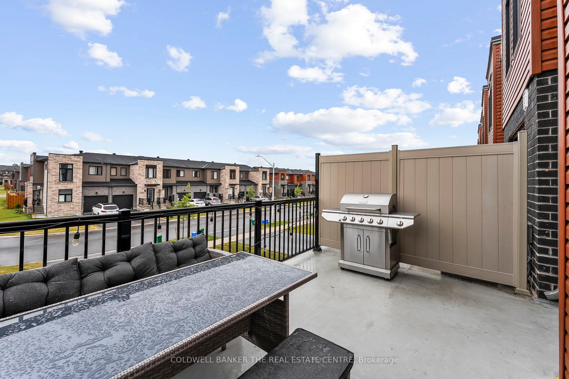 Photo 17 of 121 Fairlane Avenue, Barrie, Painswick South — HOMEH