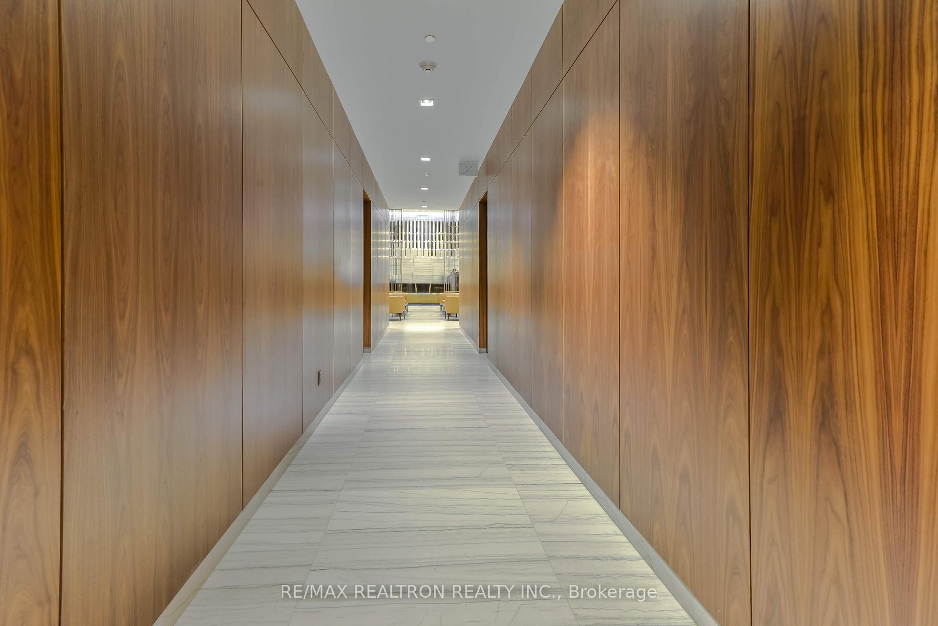 Photo 6 of Unit 907, 8 Eglinton Avenue E, Toronto, Mount Pleasant West — HOMEH