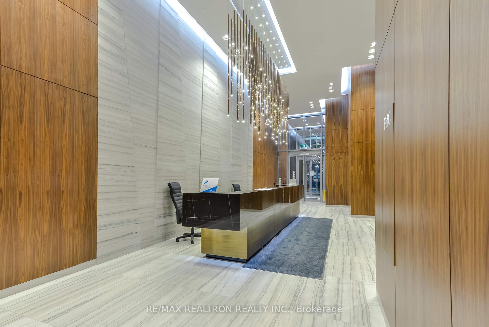 Photo 7 of Unit 907, 8 Eglinton Avenue E, Toronto, Mount Pleasant West — HOMEH