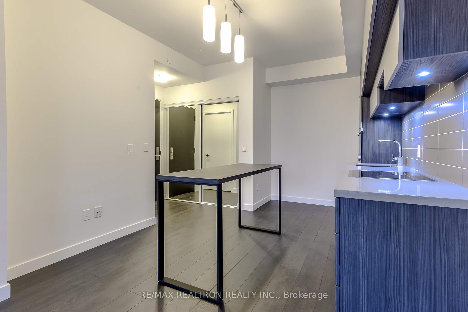 Photo 11 of Unit 907, 8 Eglinton Avenue E, Toronto, Mount Pleasant West — HOMEH