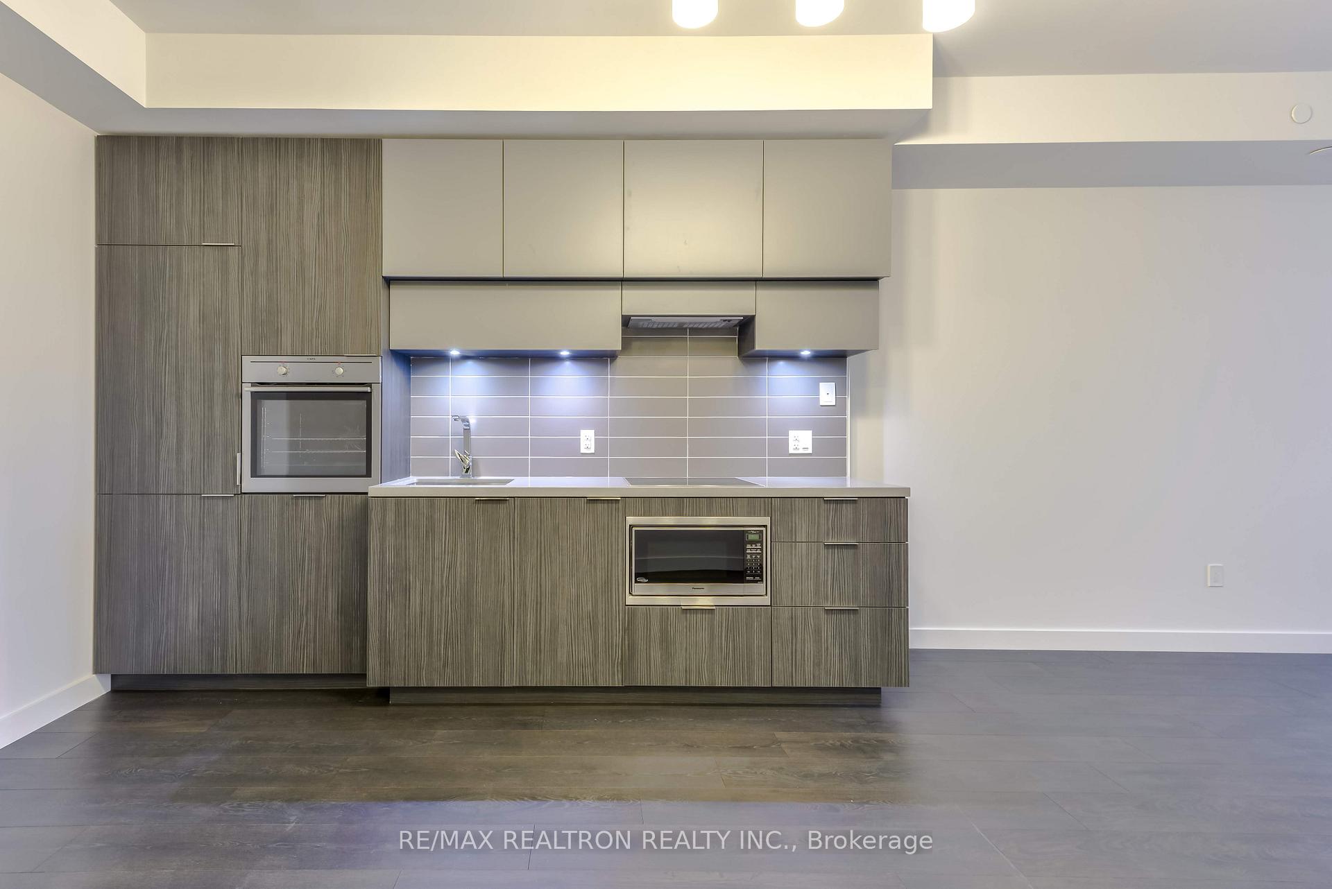 Photo 12 of Unit 907, 8 Eglinton Avenue E, Toronto, Mount Pleasant West — HOMEH