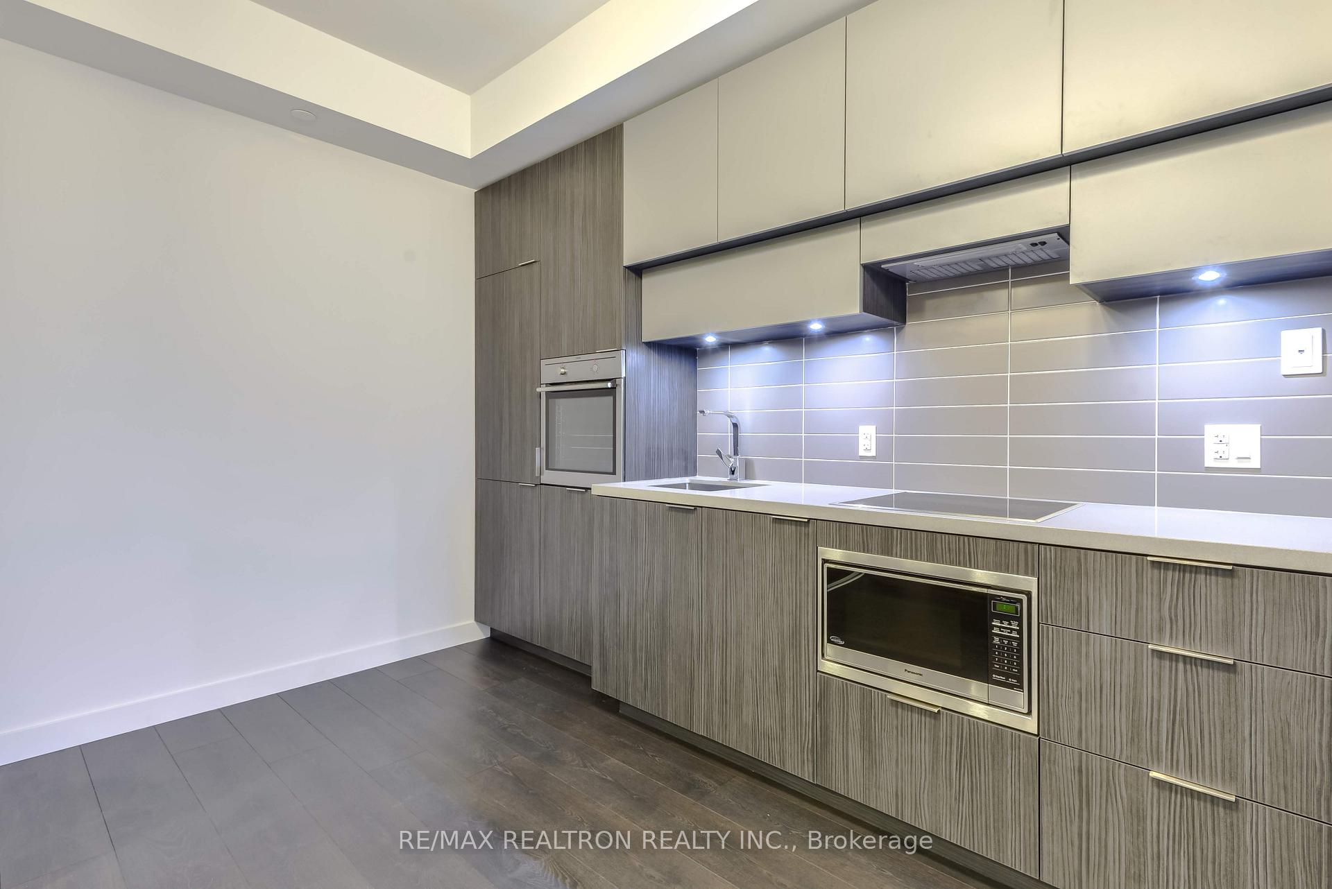 Photo 14 of Unit 907, 8 Eglinton Avenue E, Toronto, Mount Pleasant West — HOMEH