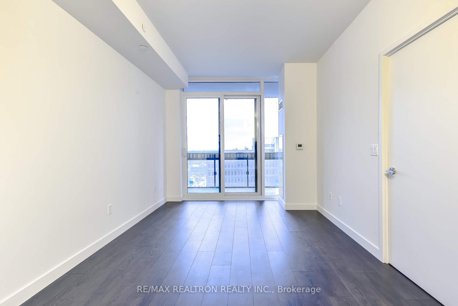 Photo 15 of Unit 907, 8 Eglinton Avenue E, Toronto, Mount Pleasant West — HOMEH