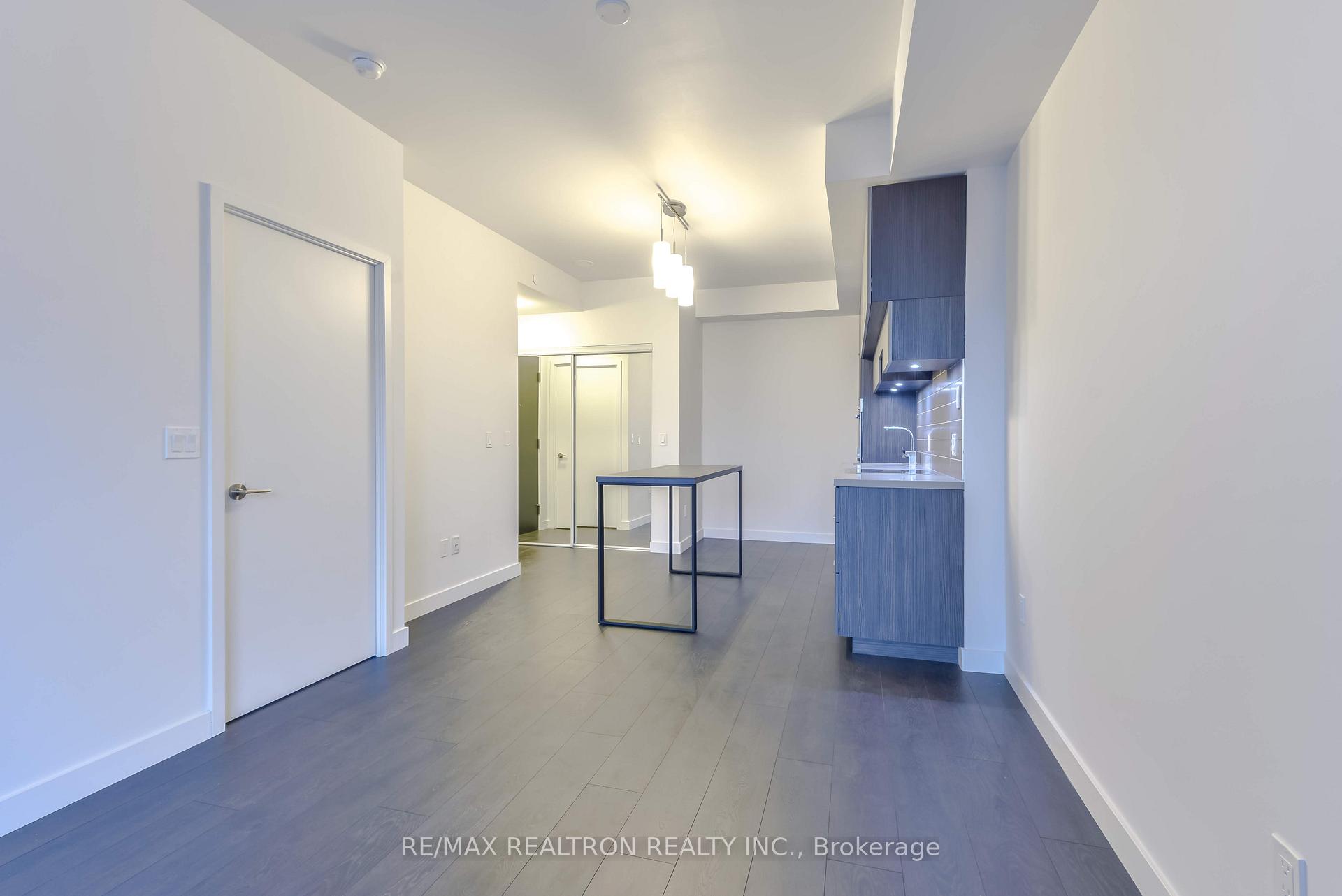Photo 18 of Unit 907, 8 Eglinton Avenue E, Toronto, Mount Pleasant West — HOMEH