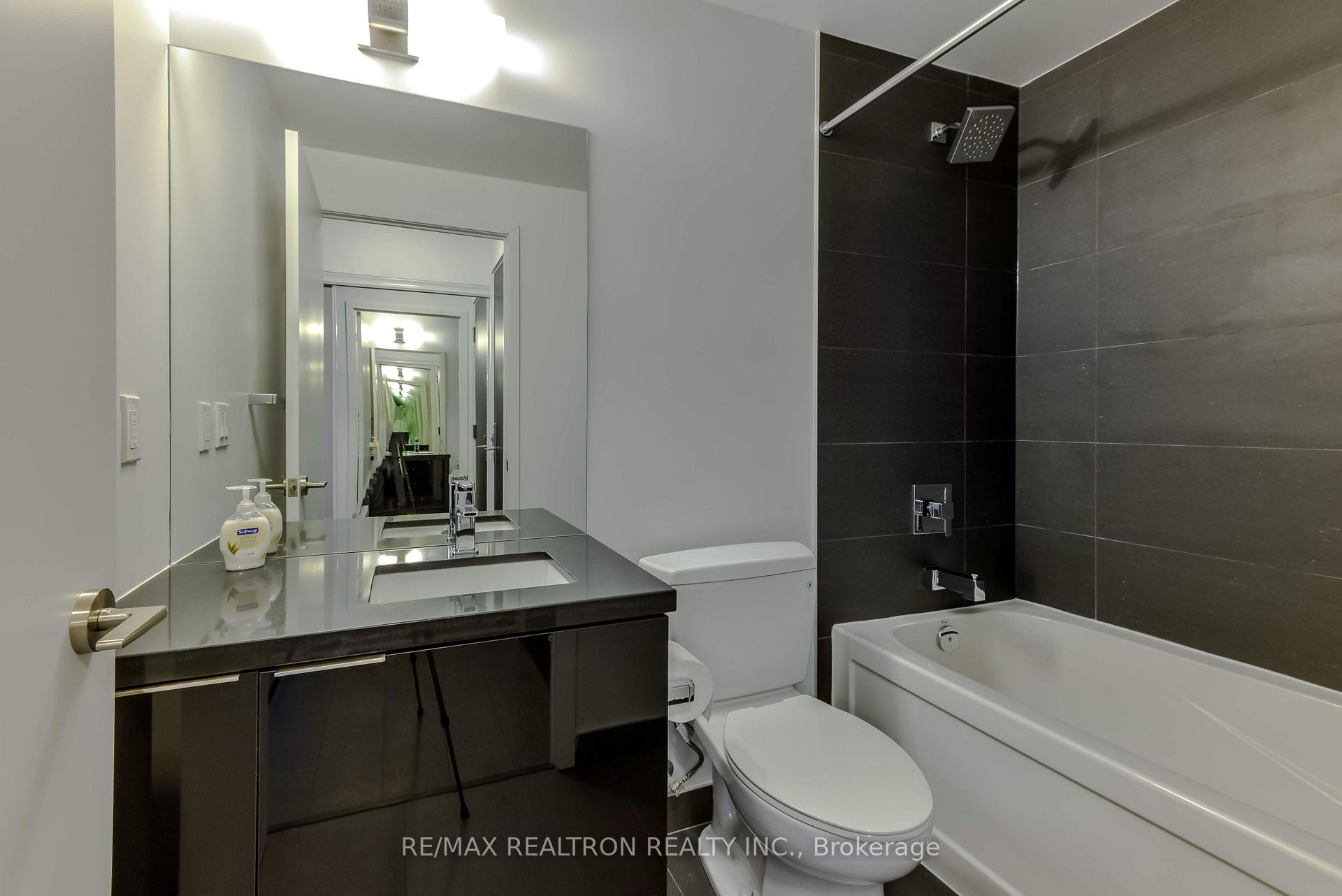 Photo 20 of Unit 907, 8 Eglinton Avenue E, Toronto, Mount Pleasant West — HOMEH