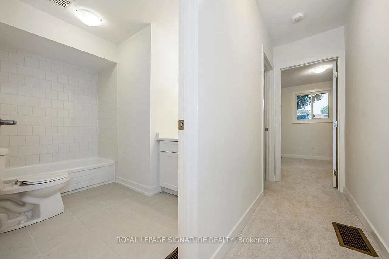 Photo 23 of 59 Woodman Drive, Hamilton, Kentley — HOMEH
