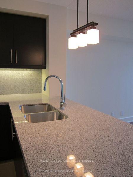Photo 5 of Unit 709, 676 Sheppard Avenue E, North York, Bayview Village — HOMEH