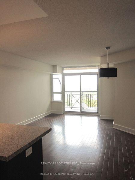 Photo 7 of Unit 709, 676 Sheppard Avenue E, North York, Bayview Village — HOMEH