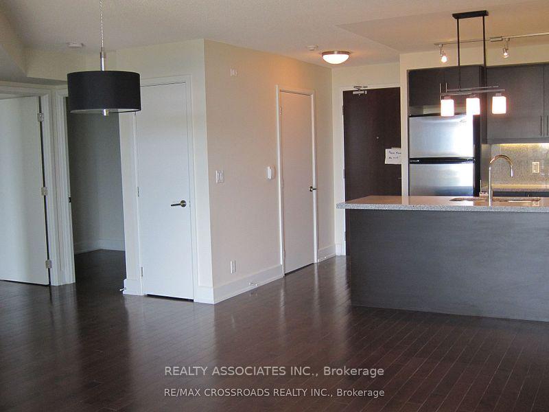 Photo 8 of Unit 709, 676 Sheppard Avenue E, North York, Bayview Village — HOMEH