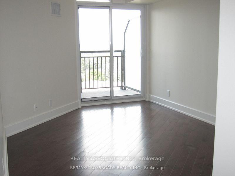 Photo 10 of Unit 709, 676 Sheppard Avenue E, North York, Bayview Village — HOMEH