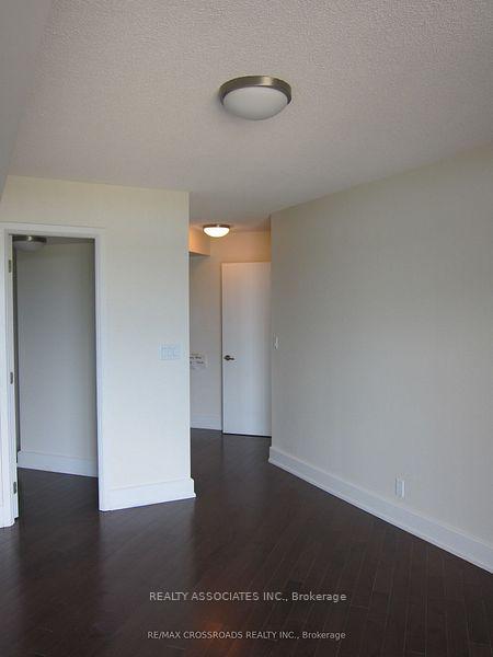 Photo 13 of Unit 709, 676 Sheppard Avenue E, North York, Bayview Village — HOMEH