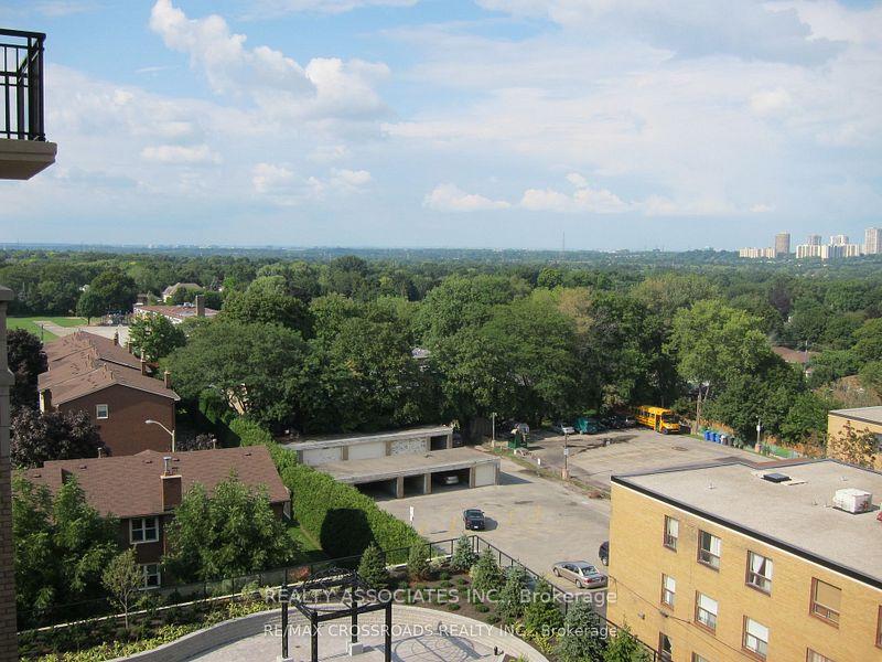 Photo 17 of Unit 709, 676 Sheppard Avenue E, North York, Bayview Village — HOMEH