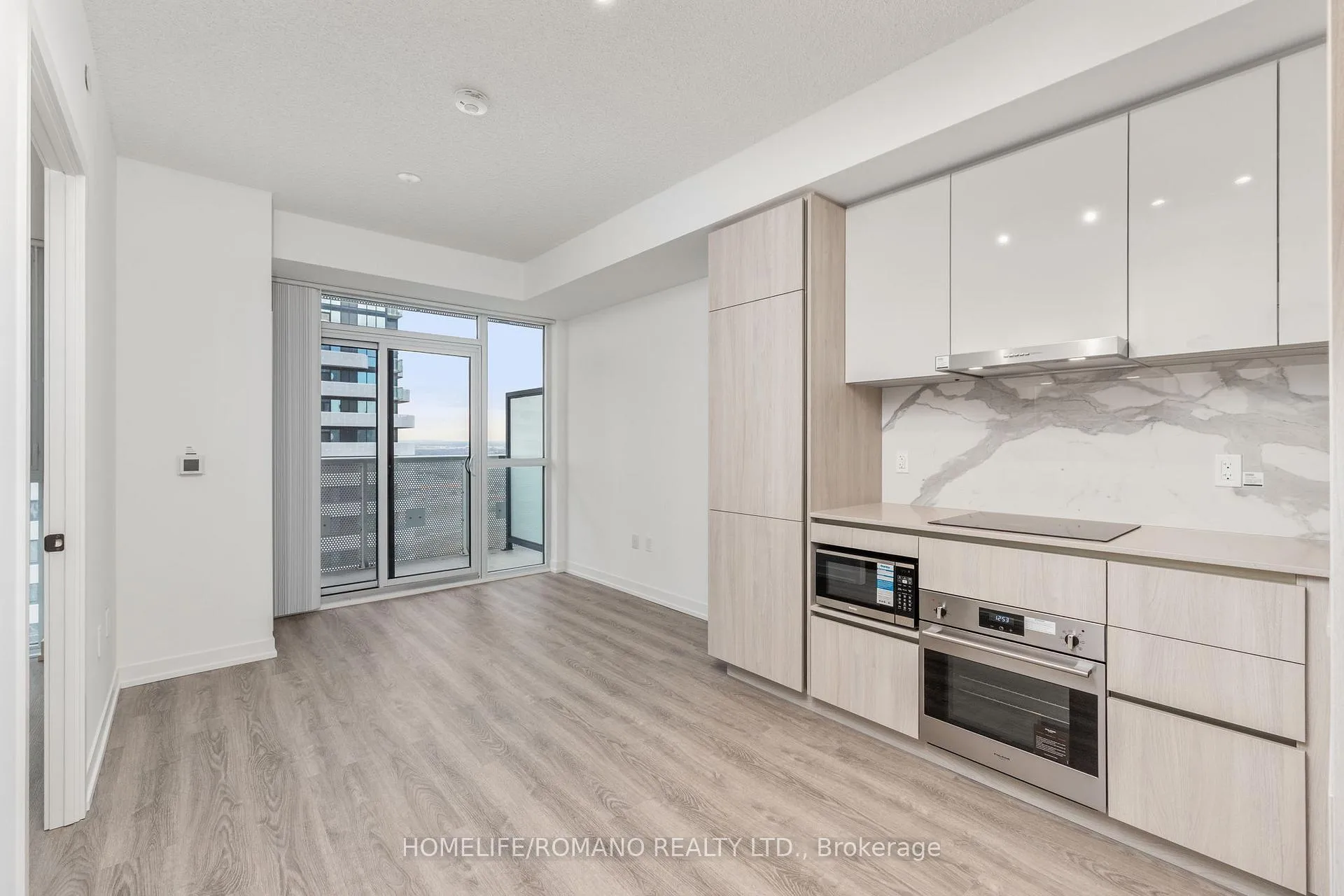 Photo 4 of Unit 3015, 8 Interchange Way, Vaughan, Vaughan Corporate Centre — HOMEH