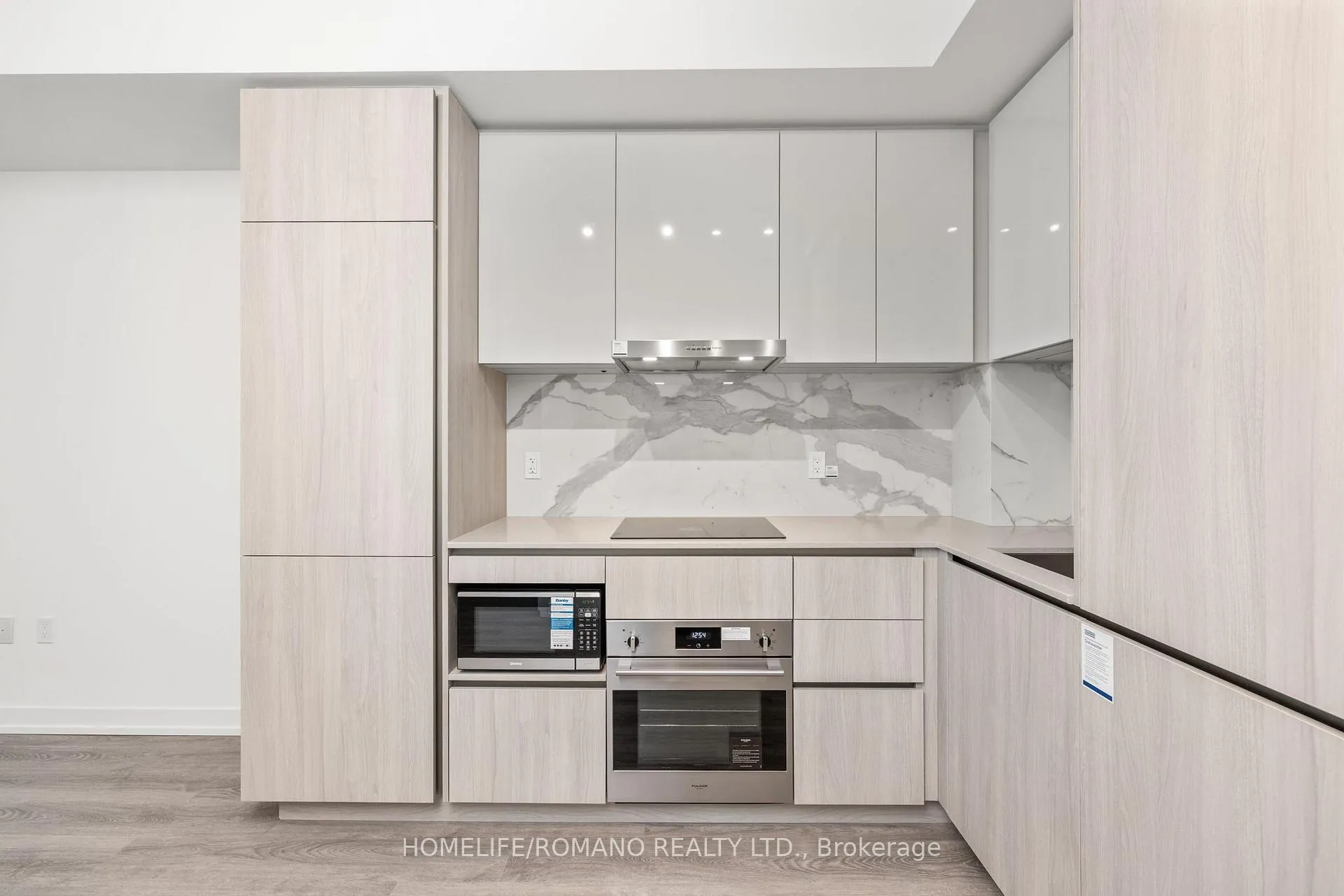 Photo 5 of Unit 3015, 8 Interchange Way, Vaughan, Vaughan Corporate Centre — HOMEH
