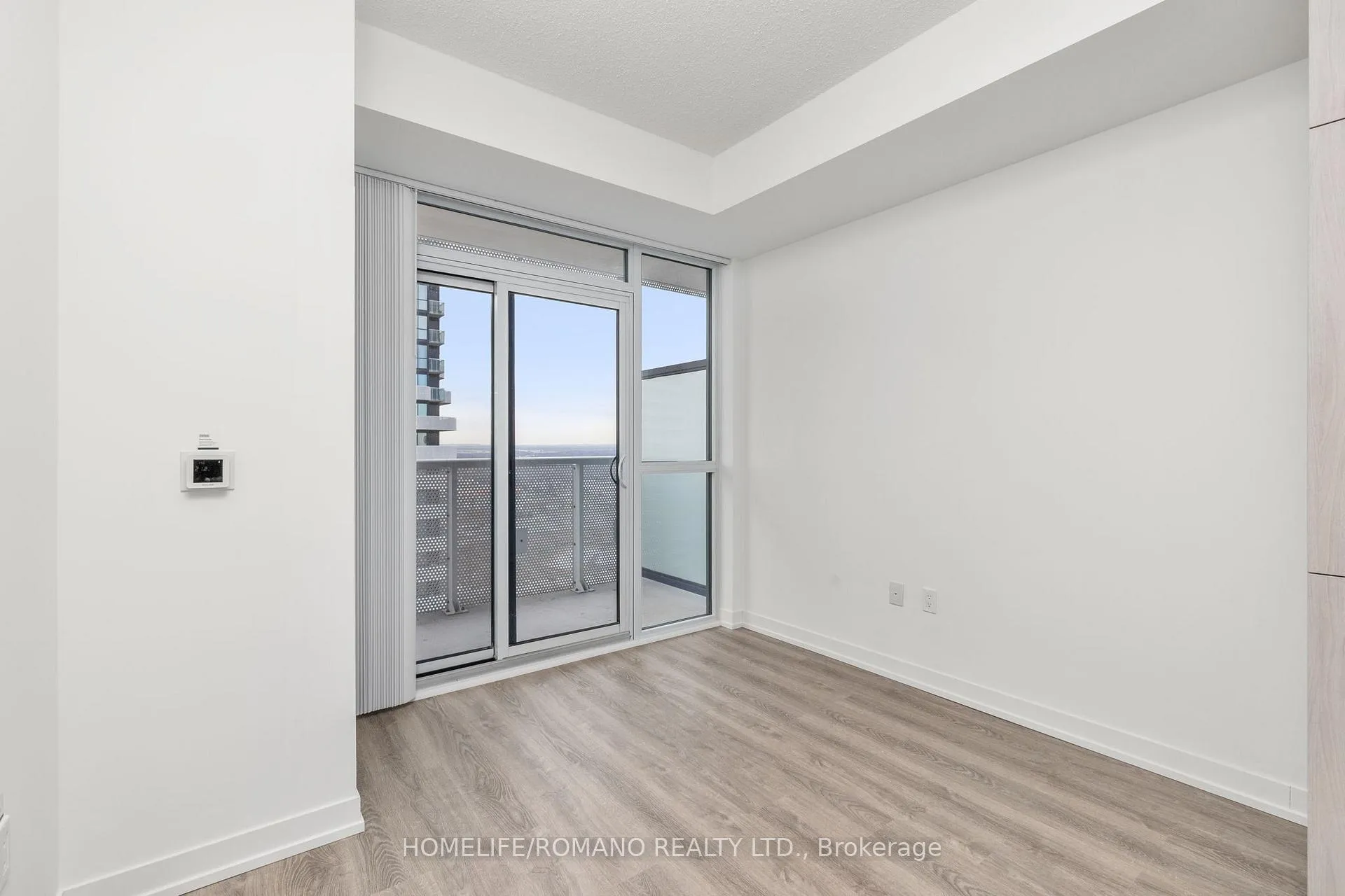 Photo 7 of Unit 3015, 8 Interchange Way, Vaughan, Vaughan Corporate Centre — HOMEH