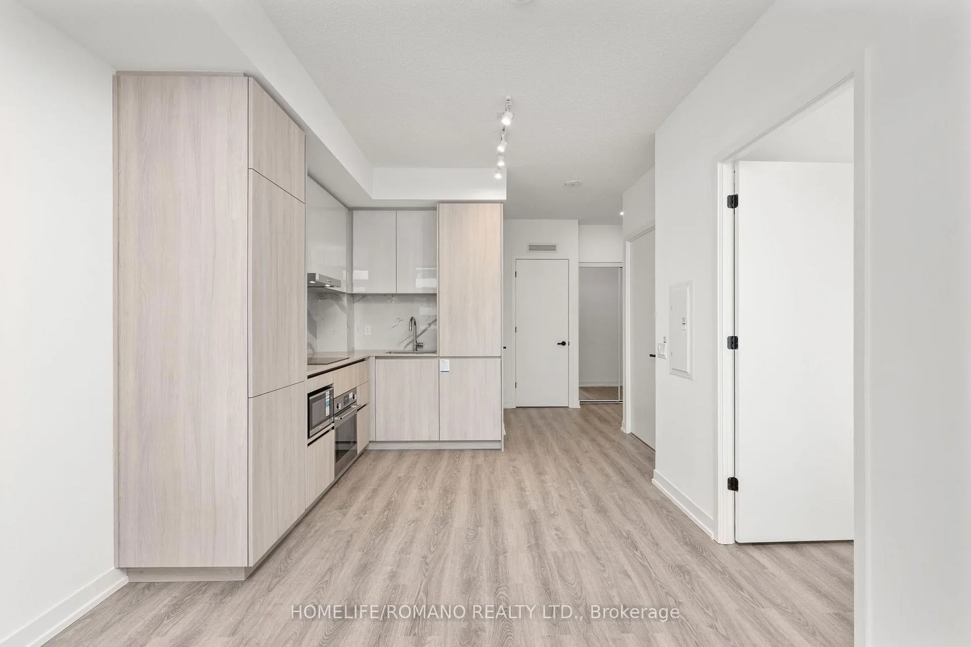 Photo 8 of Unit 3015, 8 Interchange Way, Vaughan, Vaughan Corporate Centre — HOMEH