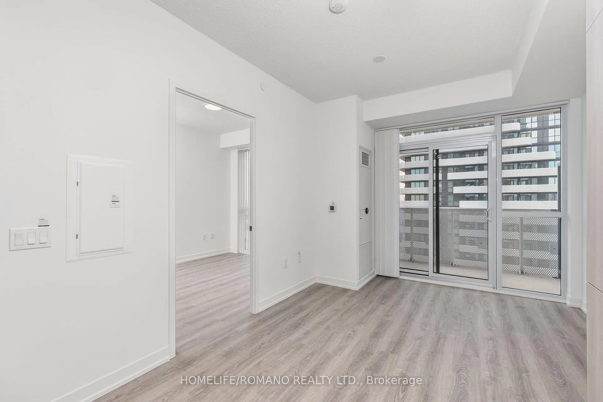 Photo 10 of Unit 3015, 8 Interchange Way, Vaughan, Vaughan Corporate Centre — HOMEH