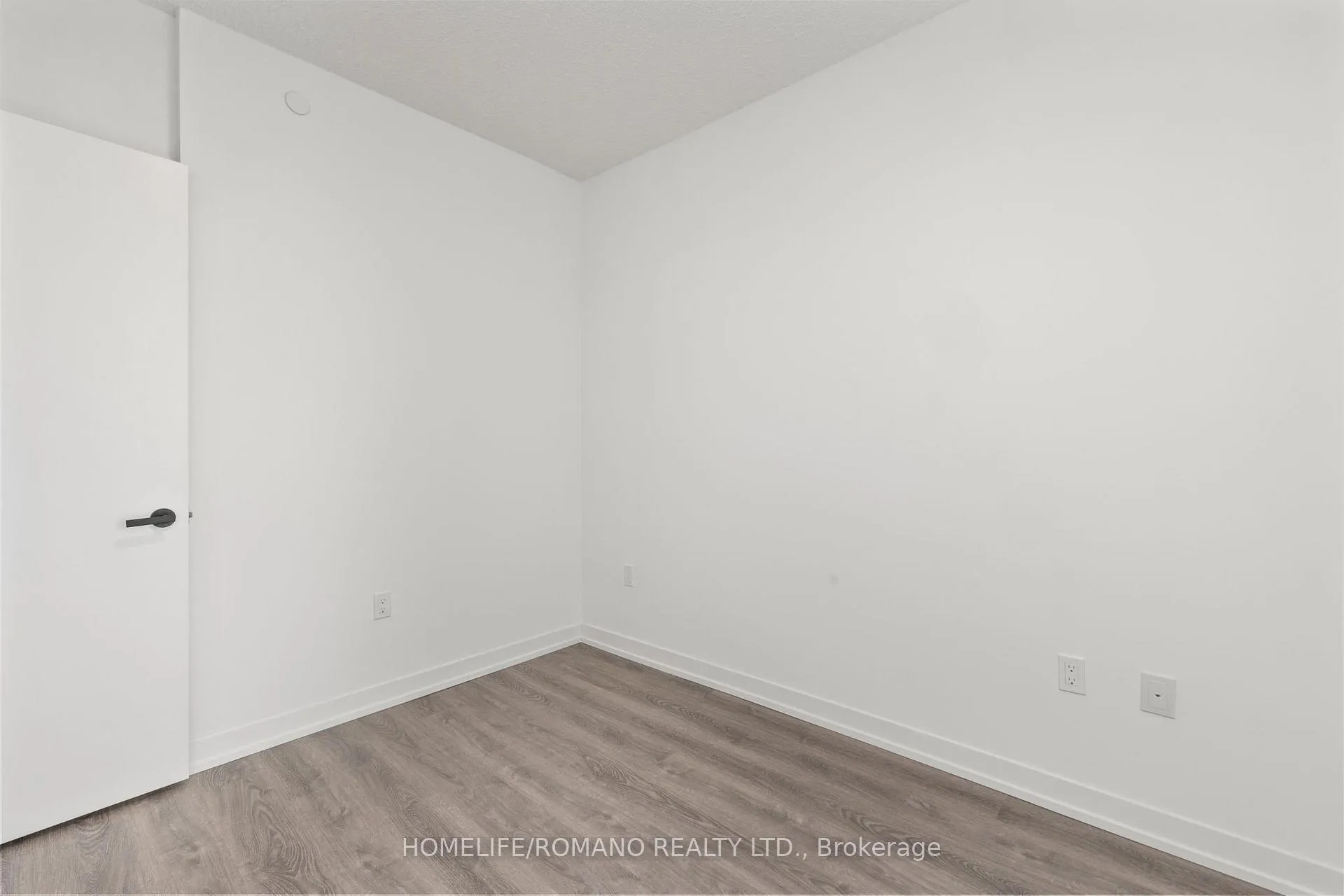 Photo 11 of Unit 3015, 8 Interchange Way, Vaughan, Vaughan Corporate Centre — HOMEH