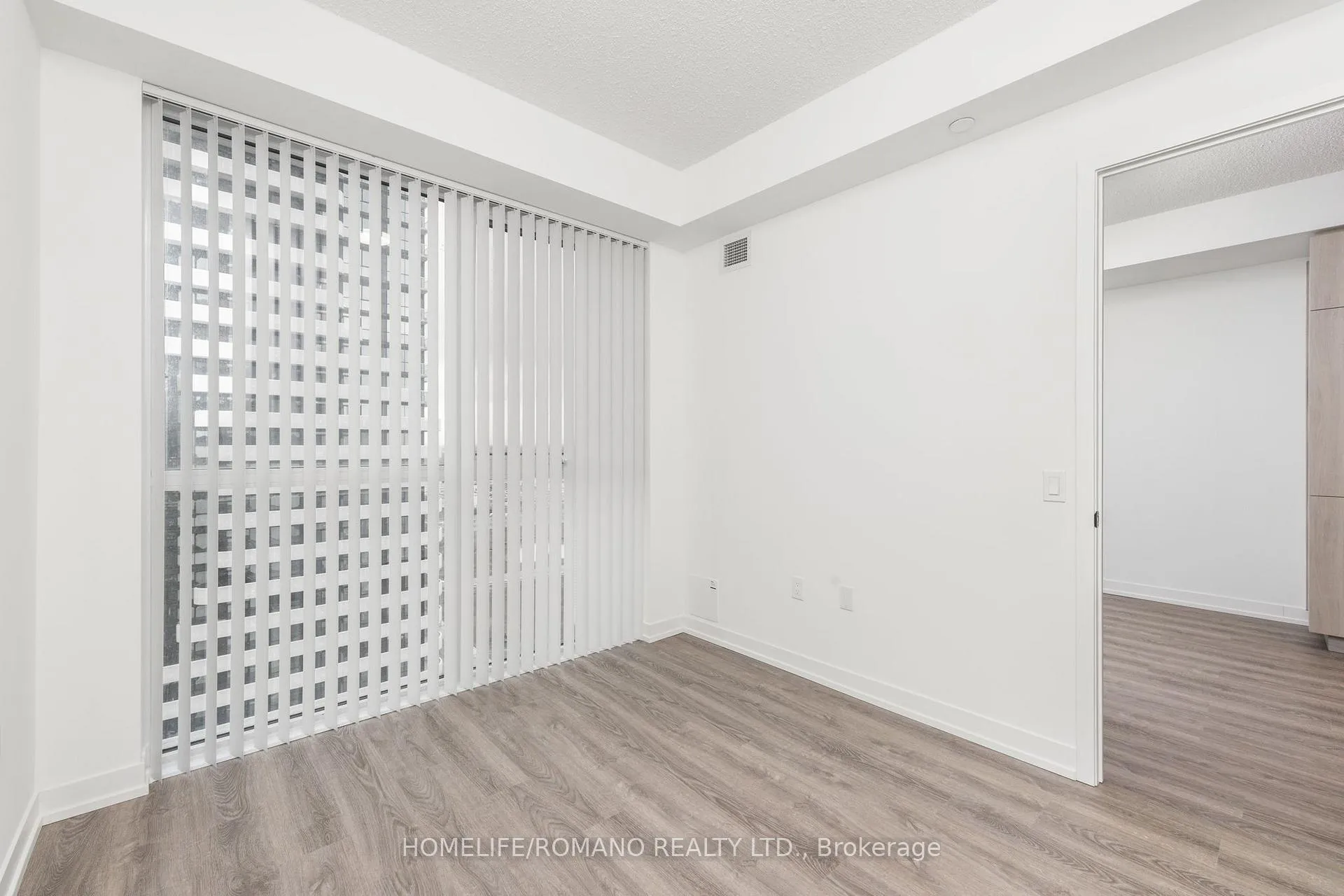 Photo 13 of Unit 3015, 8 Interchange Way, Vaughan, Vaughan Corporate Centre — HOMEH