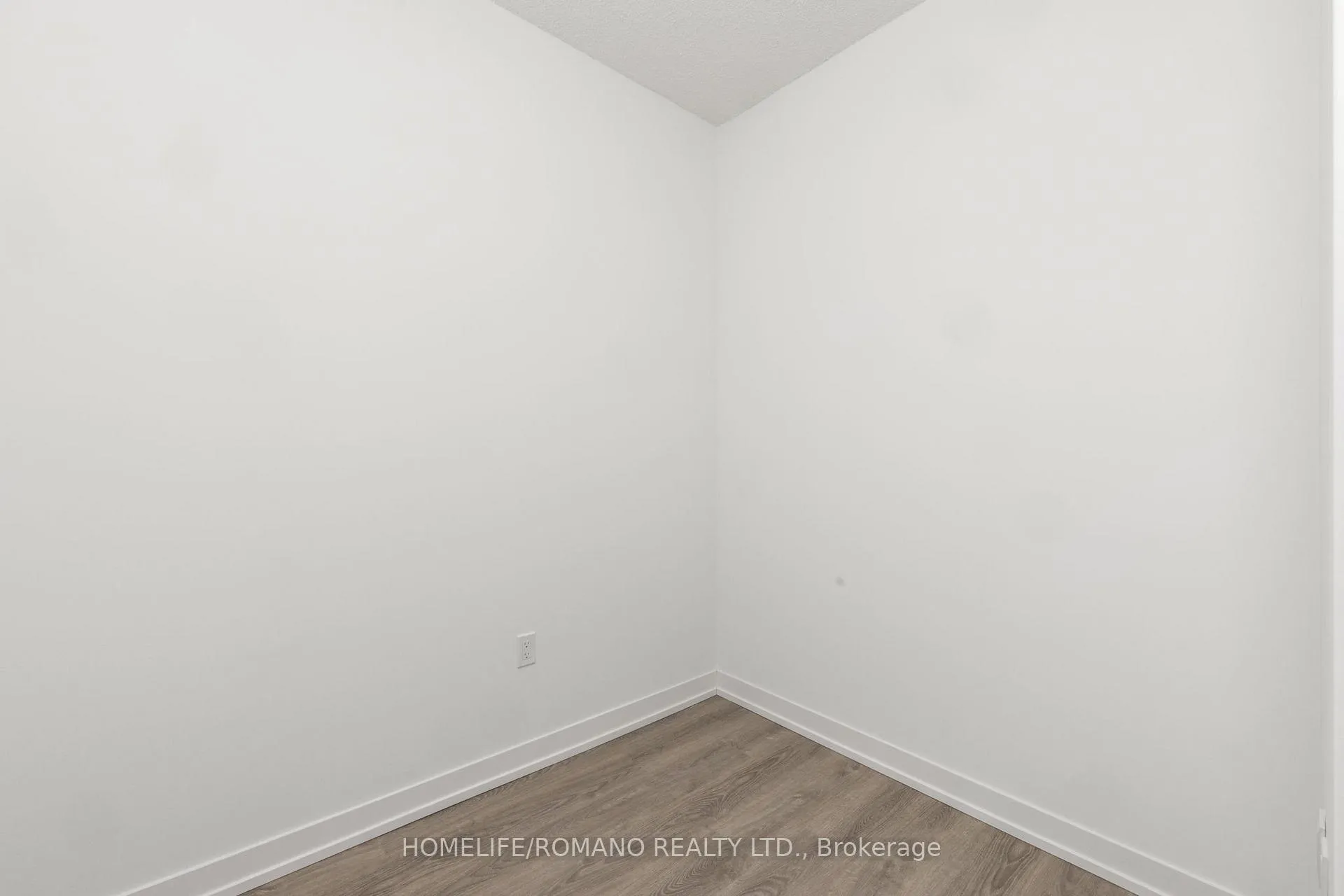Photo 14 of Unit 3015, 8 Interchange Way, Vaughan, Vaughan Corporate Centre — HOMEH