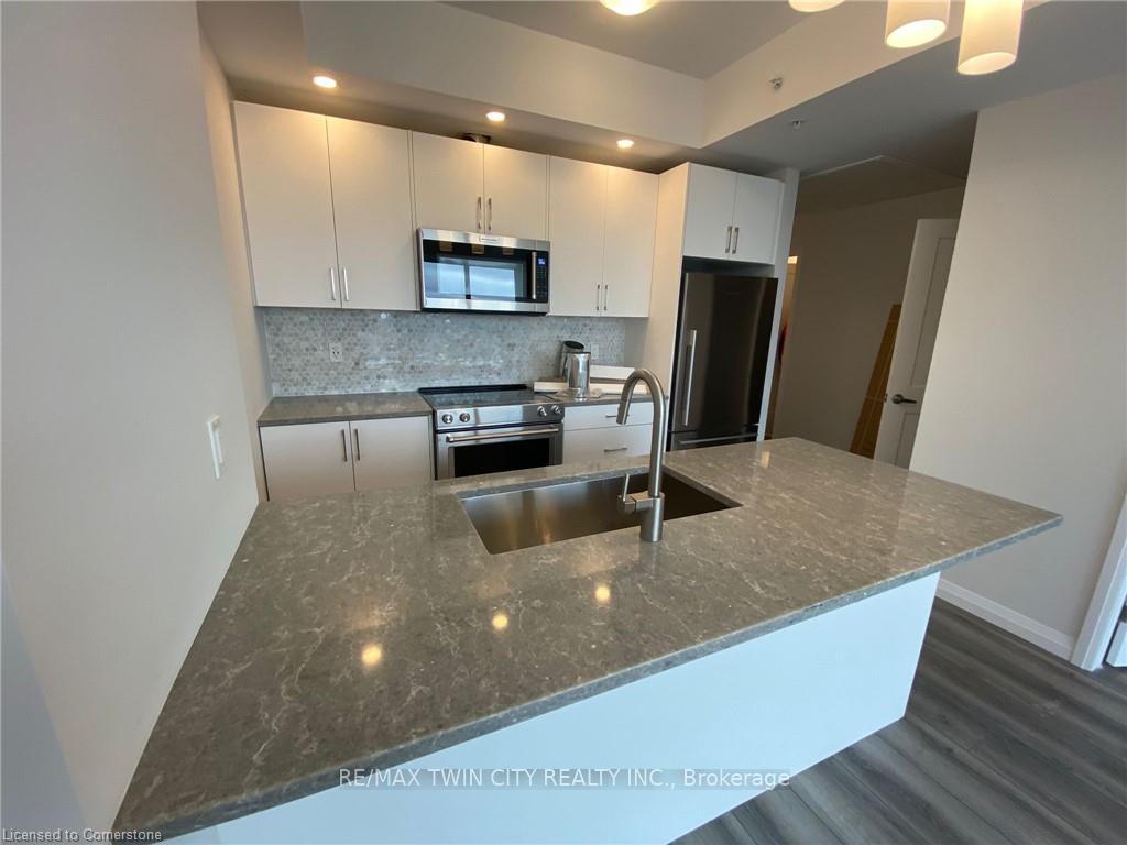 Front of Unit 2206, 60 Charles Street W
