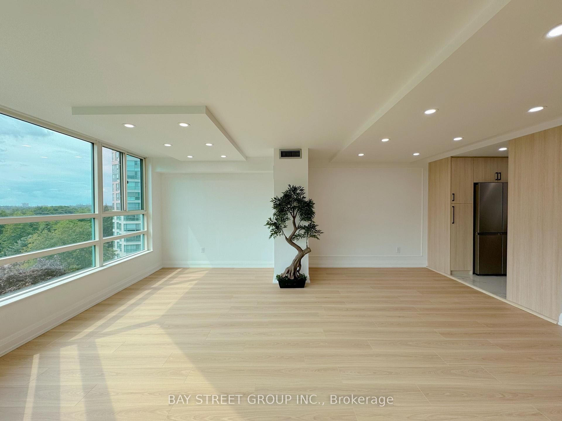 Photo 2 of Unit 606, 7905 Bayview Avenue, Markham, Aileen-Willowbrook — HOMEH