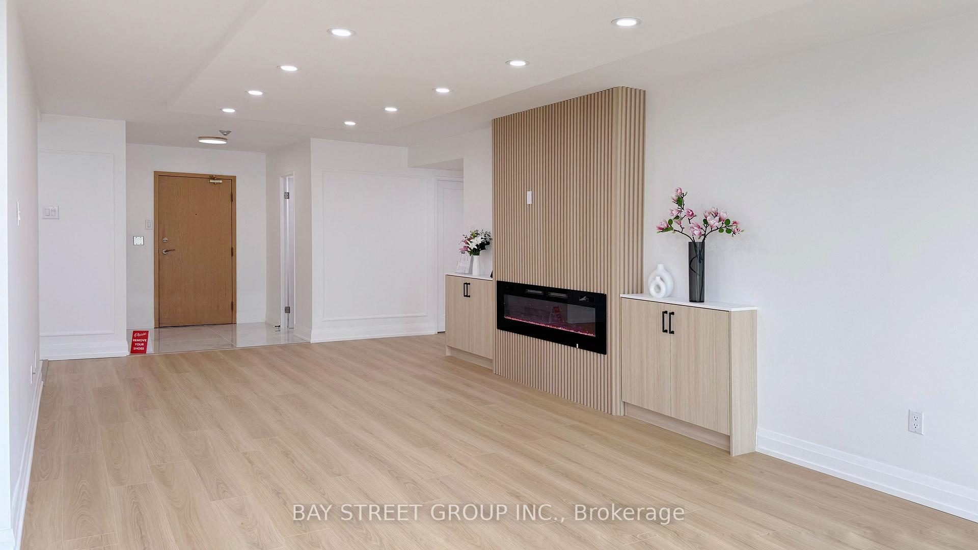 Photo 3 of Unit 606, 7905 Bayview Avenue, Markham, Aileen-Willowbrook — HOMEH
