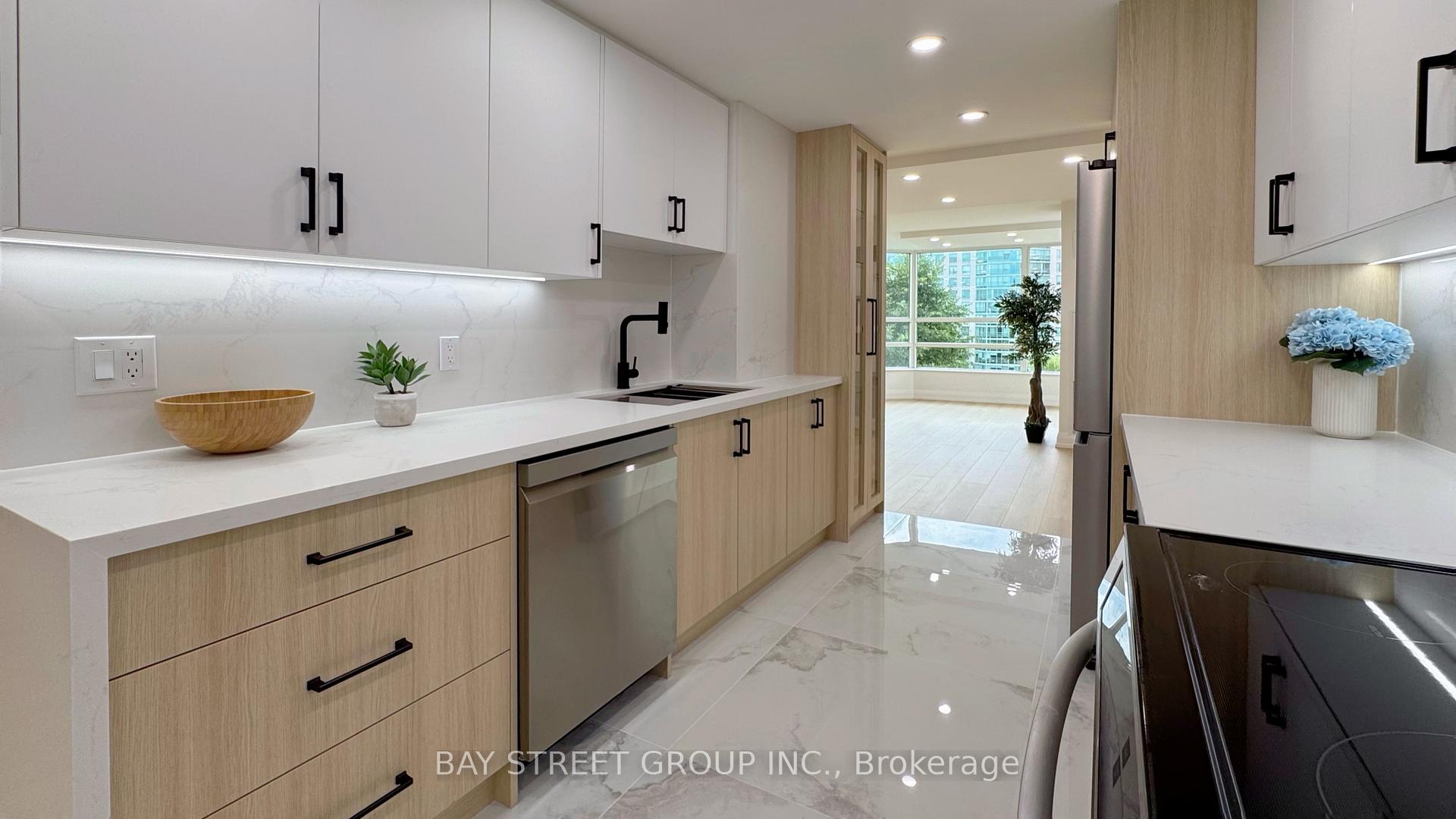 Photo 9 of Unit 606, 7905 Bayview Avenue, Markham, Aileen-Willowbrook — HOMEH