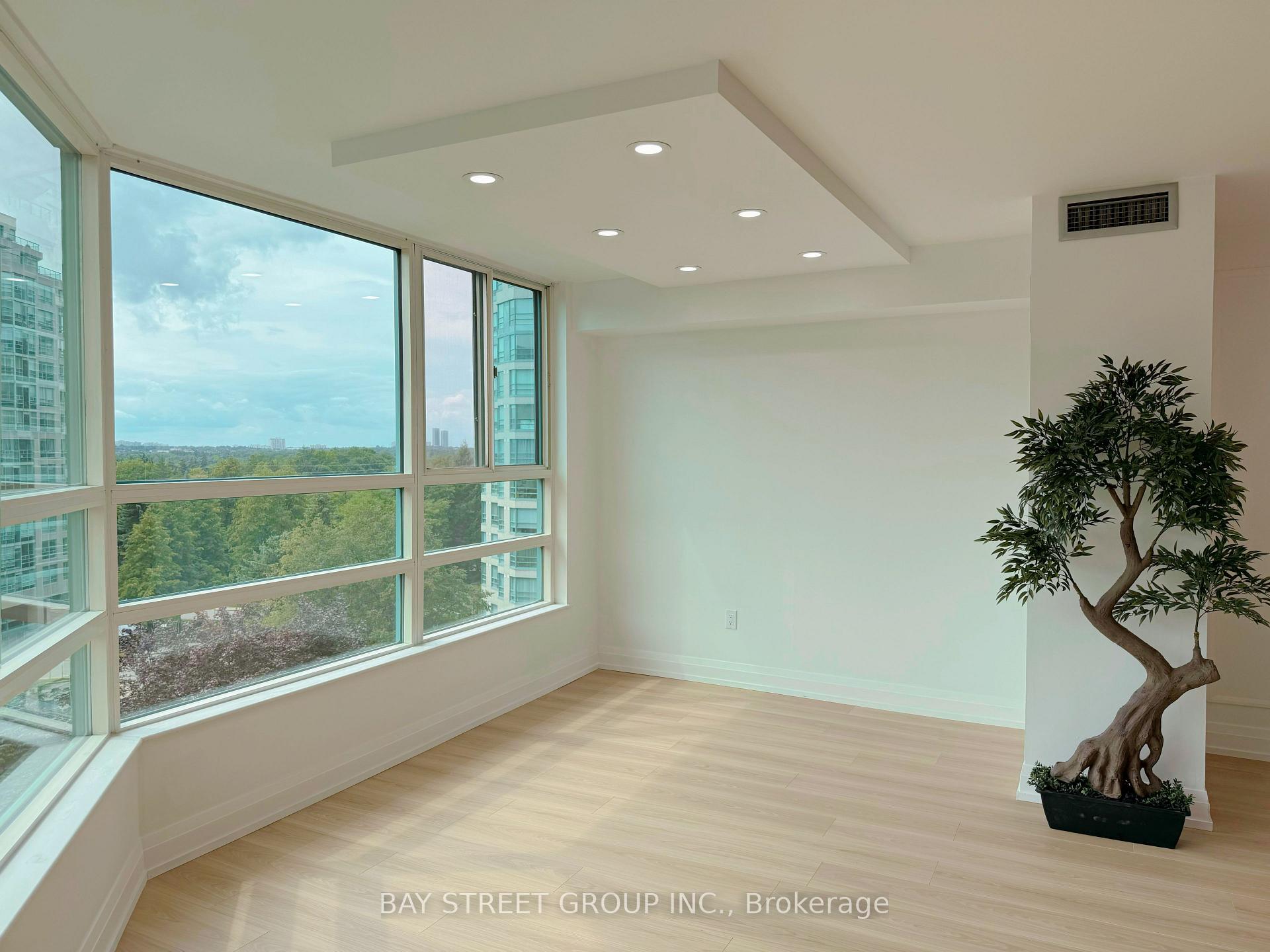 Photo 13 of Unit 606, 7905 Bayview Avenue, Markham, Aileen-Willowbrook — HOMEH