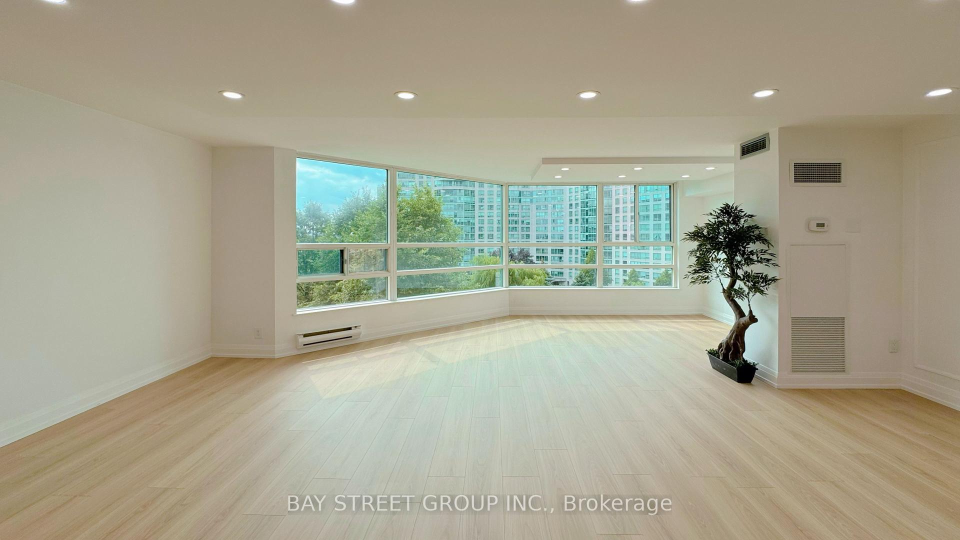 Photo 14 of Unit 606, 7905 Bayview Avenue, Markham, Aileen-Willowbrook — HOMEH