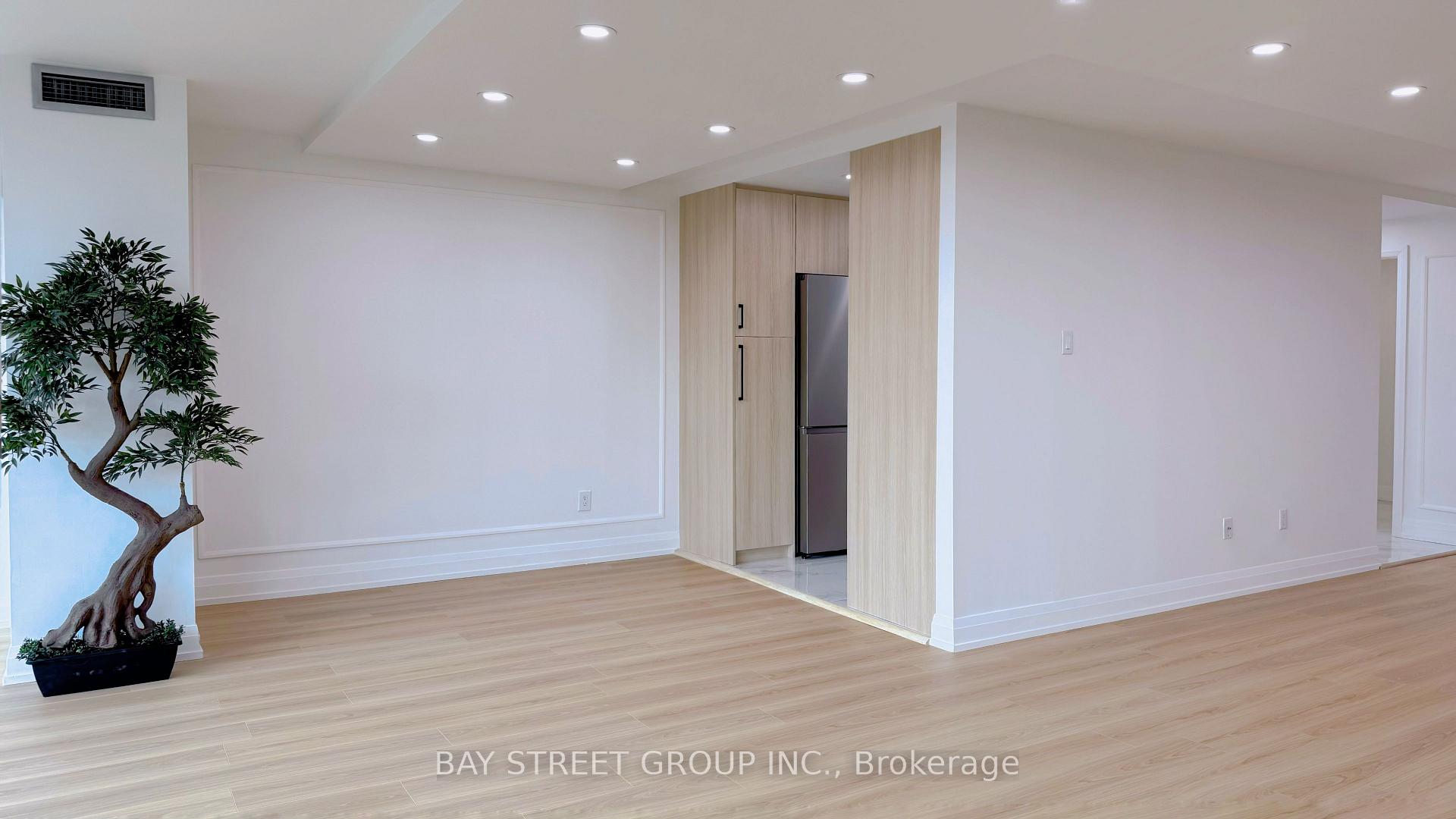 Photo 15 of Unit 606, 7905 Bayview Avenue, Markham, Aileen-Willowbrook — HOMEH