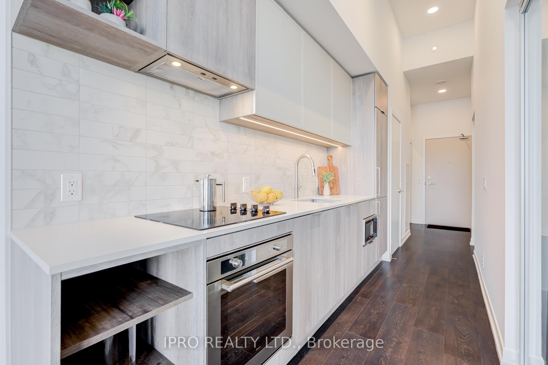 Photo 4 of Unit 220, 2020 Bathurst Street, Toronto, Humewood-Cedarvale — HOMEH