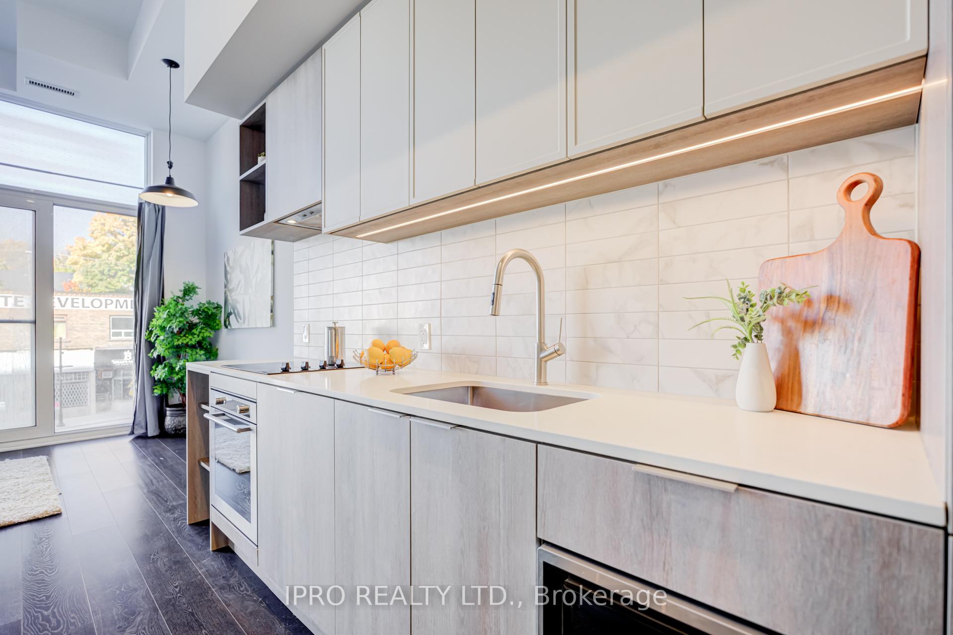 Photo 11 of Unit 220, 2020 Bathurst Street, Toronto, Humewood-Cedarvale — HOMEH