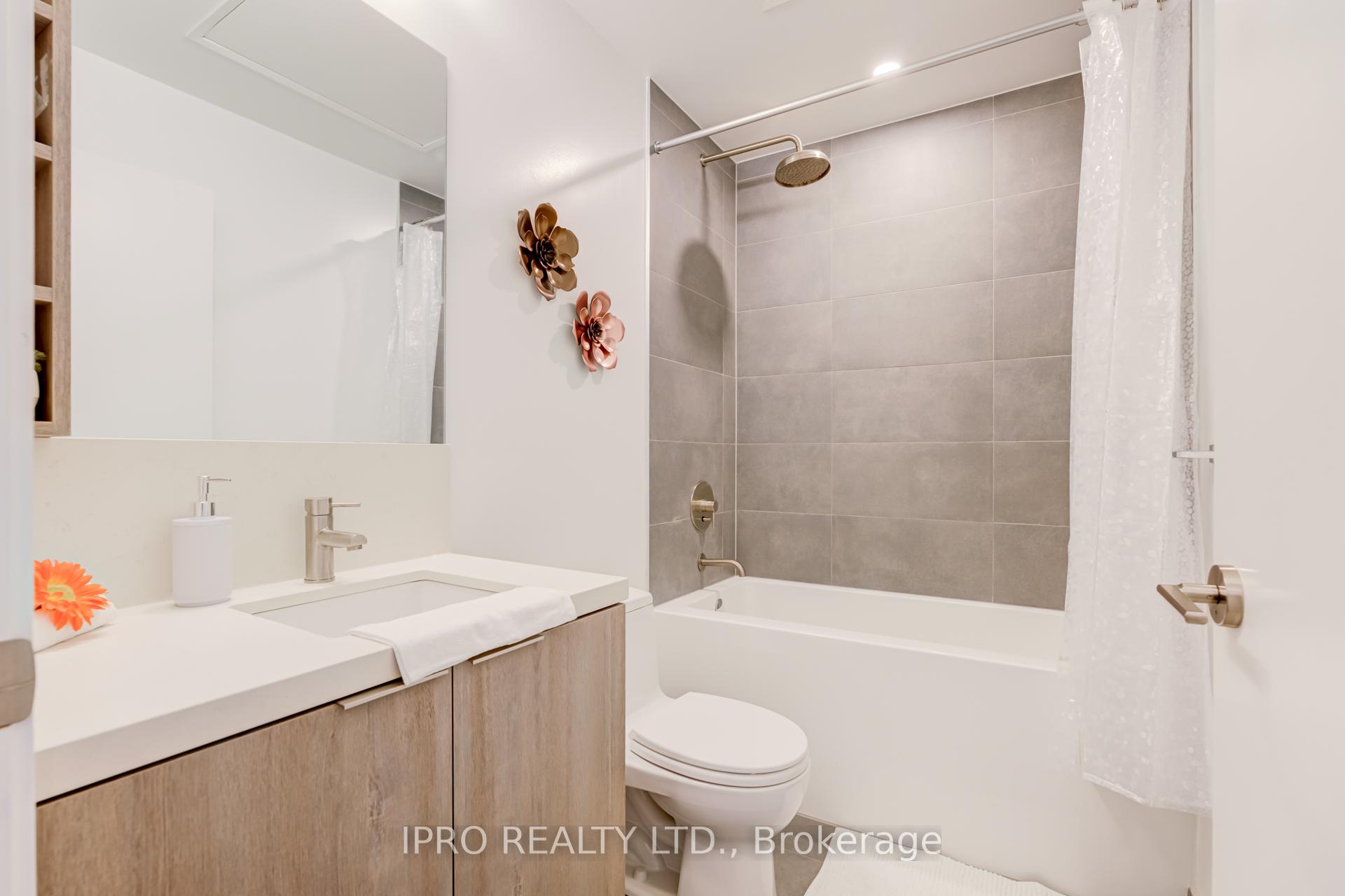 Photo 26 of Unit 220, 2020 Bathurst Street, Toronto, Humewood-Cedarvale — HOMEH