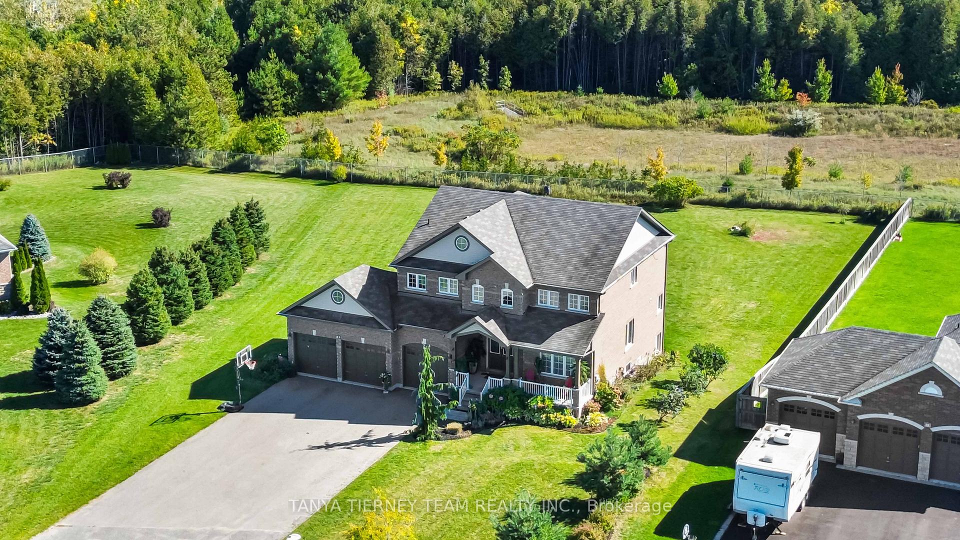 Photo 2 of 35 Charles Tilley Crescent, Clarington, Rural Clarington — HOMEH