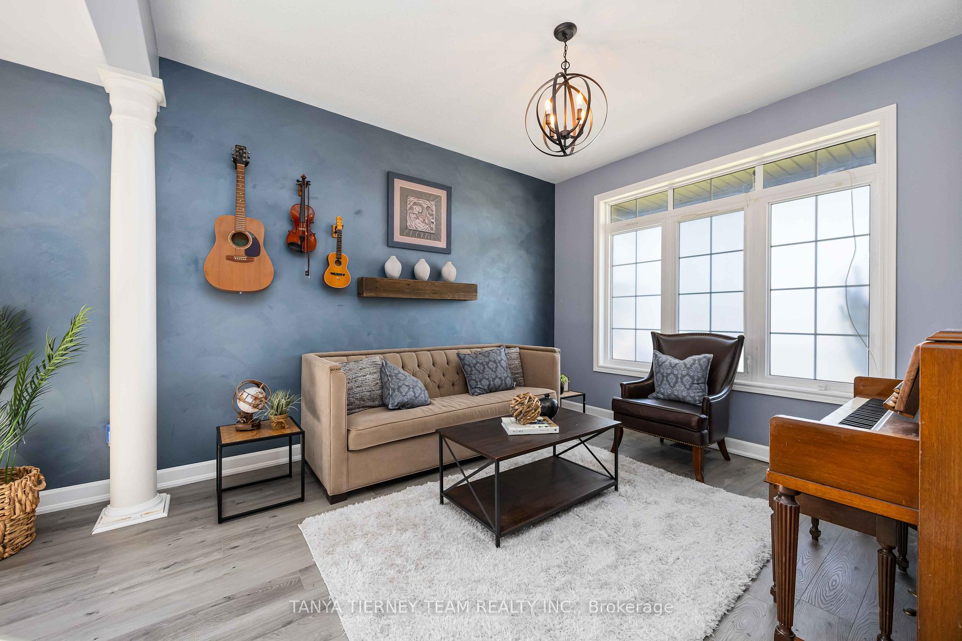 Photo 3 of 35 Charles Tilley Crescent, Clarington, Rural Clarington — HOMEH