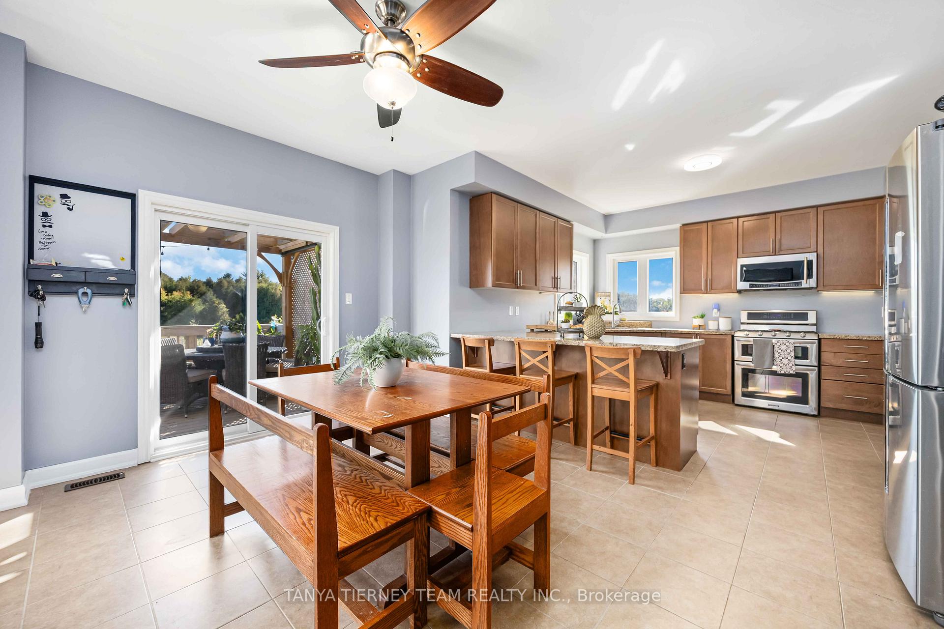Photo 15 of 35 Charles Tilley Crescent, Clarington, Rural Clarington — HOMEH